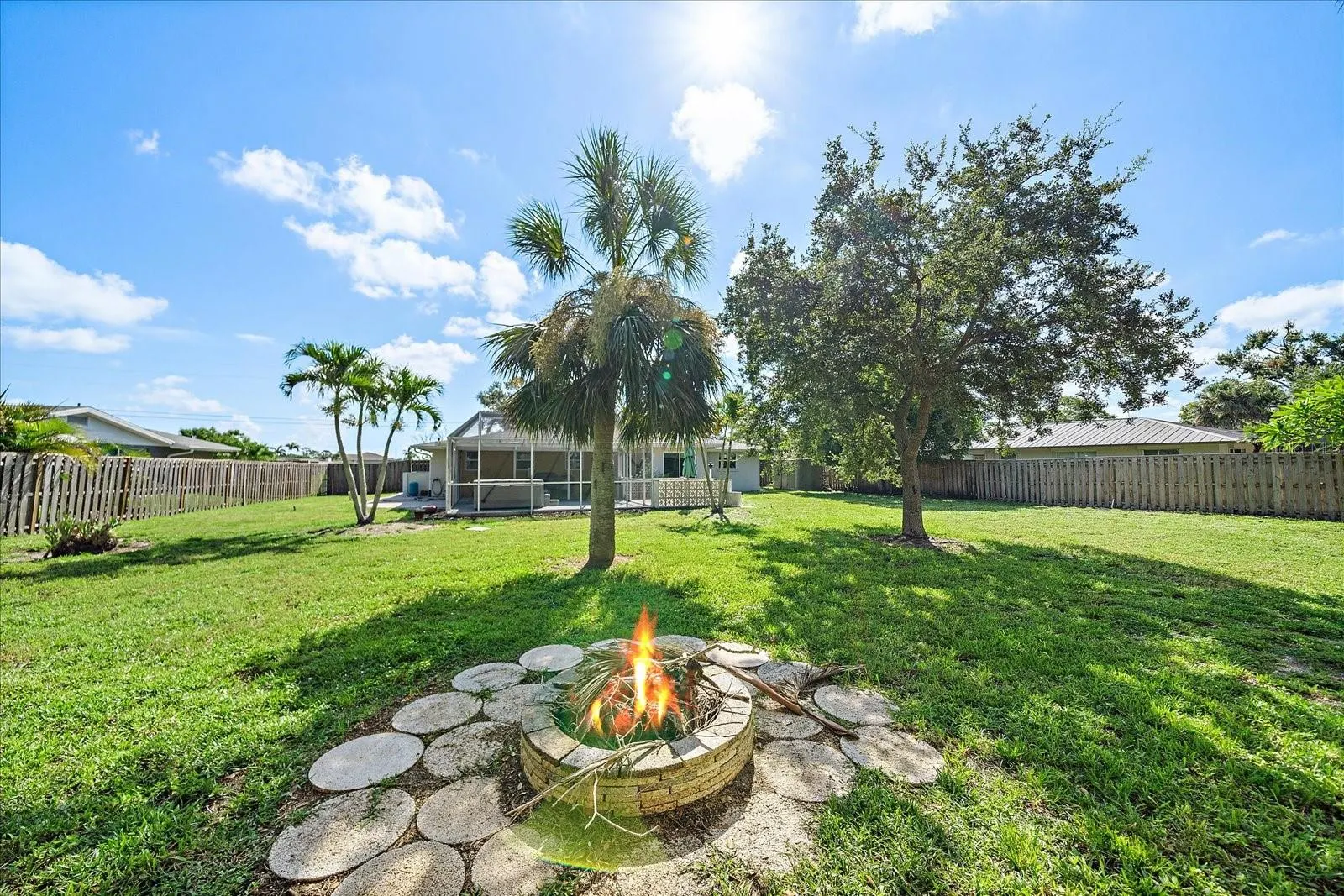 455 N SHORE DR