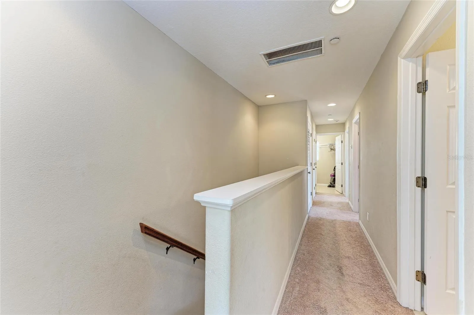 8848 WHITE SAGE LOOP