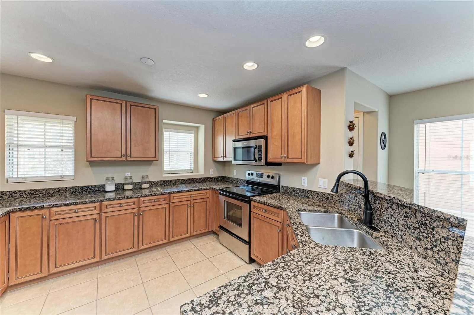 8848 WHITE SAGE LOOP