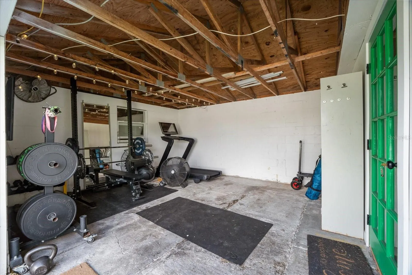 841 HAND AVE