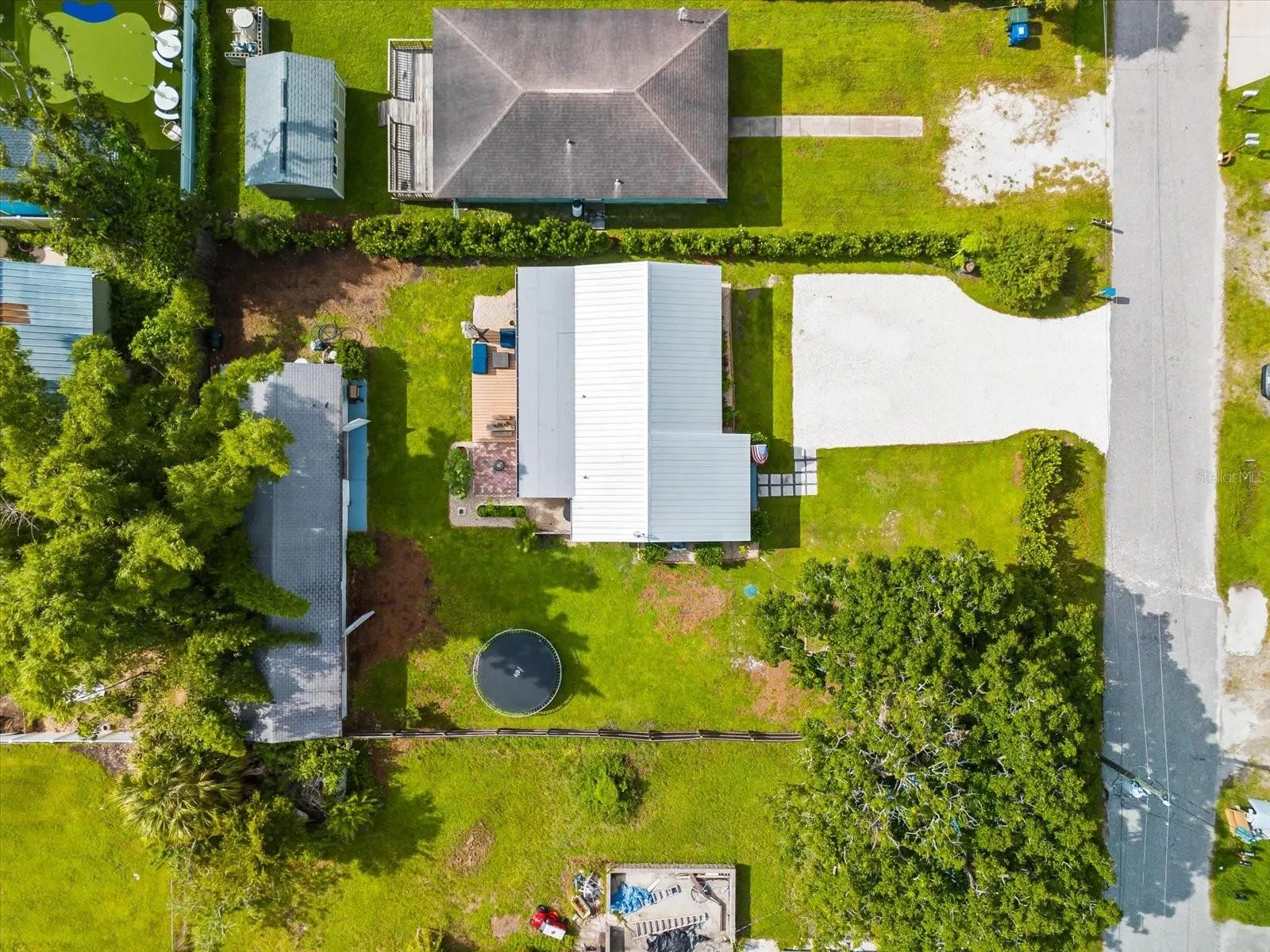 841 HAND AVE