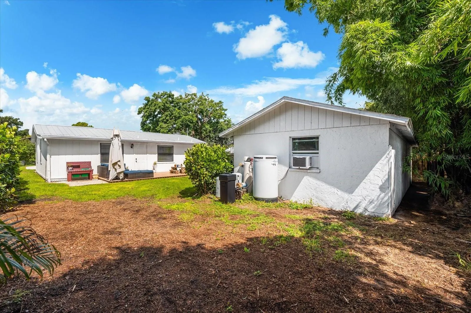 841 HAND AVE