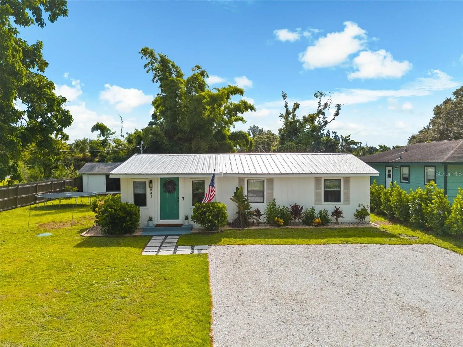 841 HAND AVE
