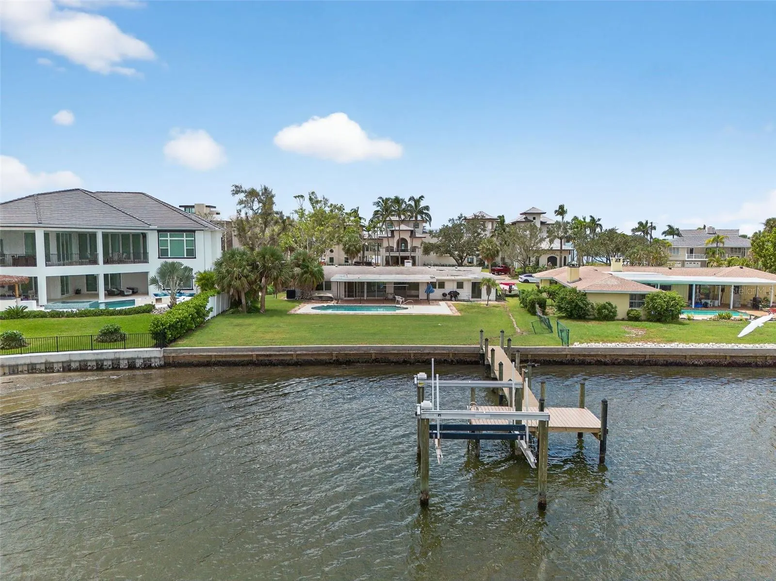 377 S SHORE DR