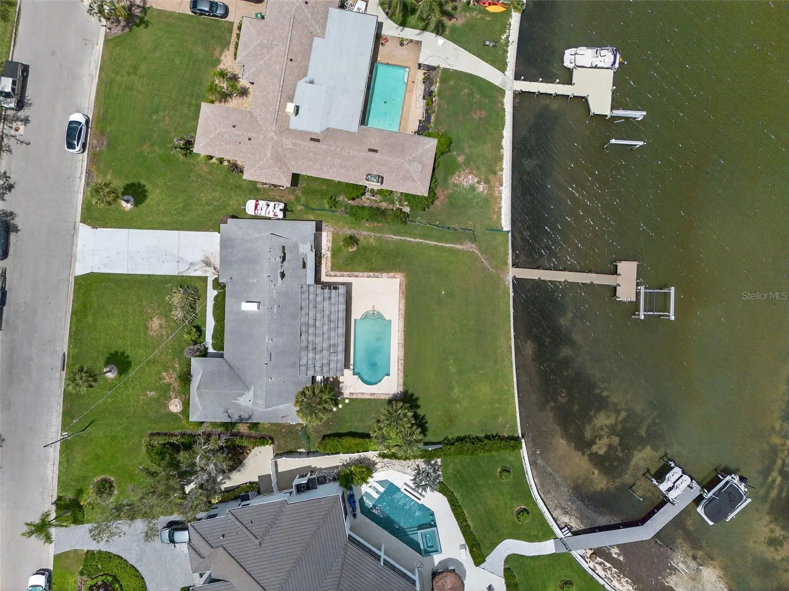 377 S SHORE DR