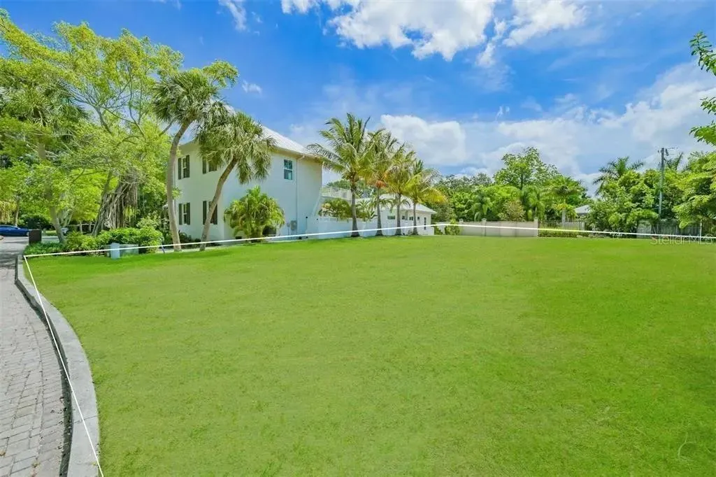 1450 REBECCA LN