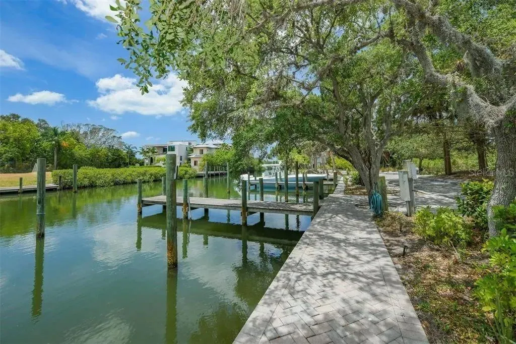 1450 REBECCA LN