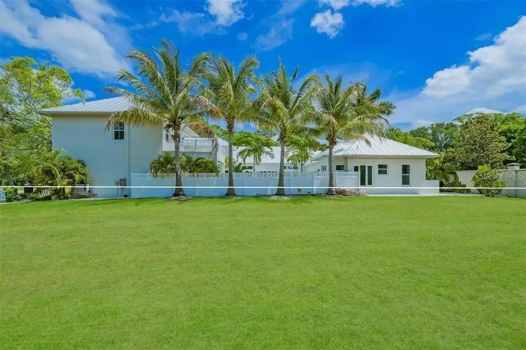 1450 REBECCA LN