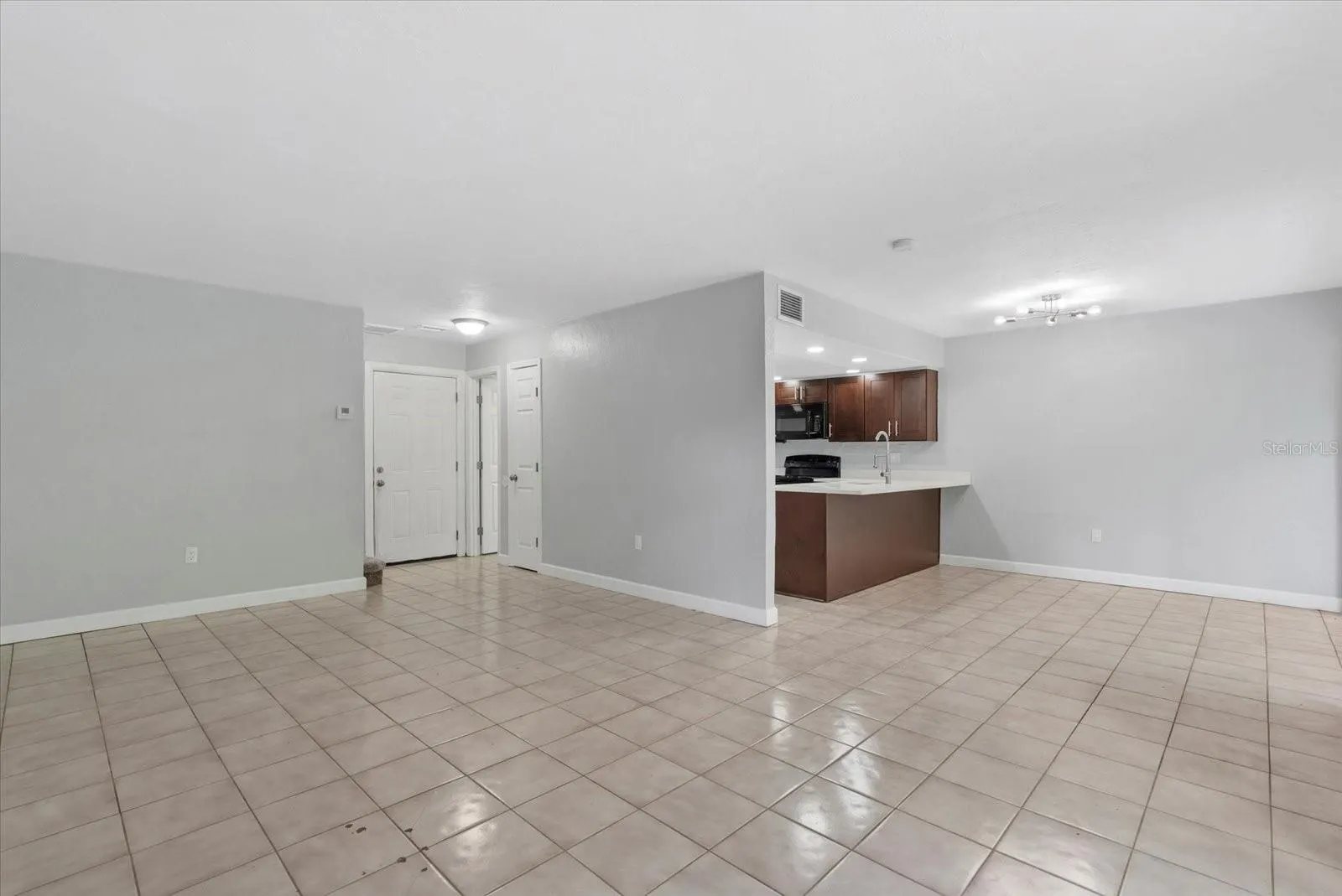 1125 LONGFELLOW WAY