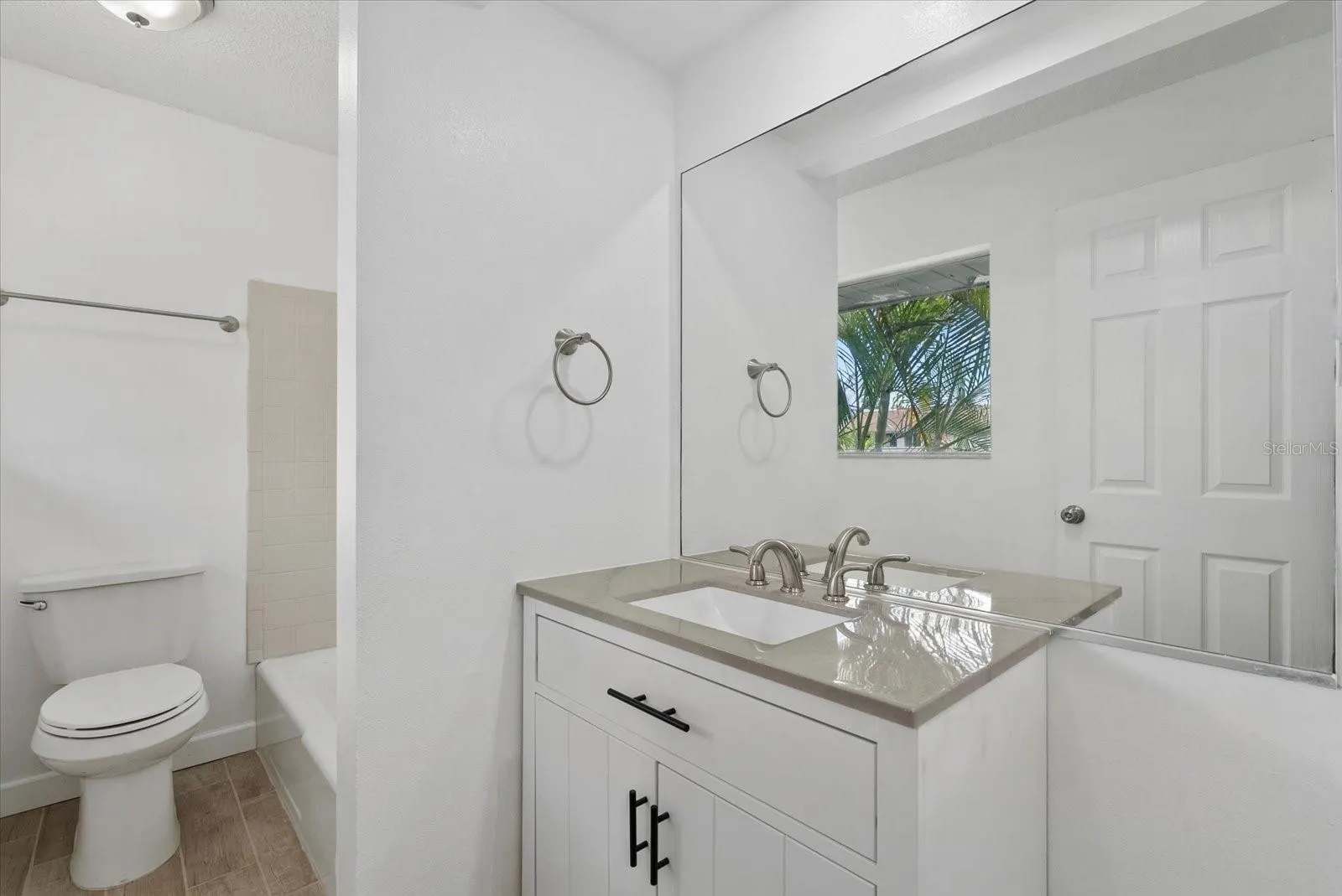 1125 LONGFELLOW WAY