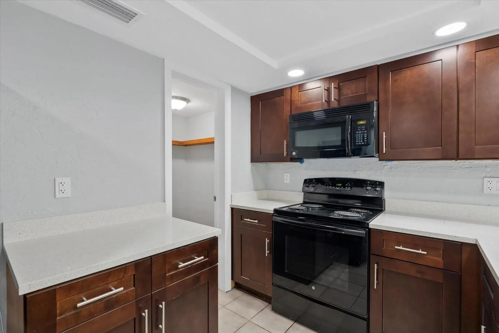 1125 LONGFELLOW WAY