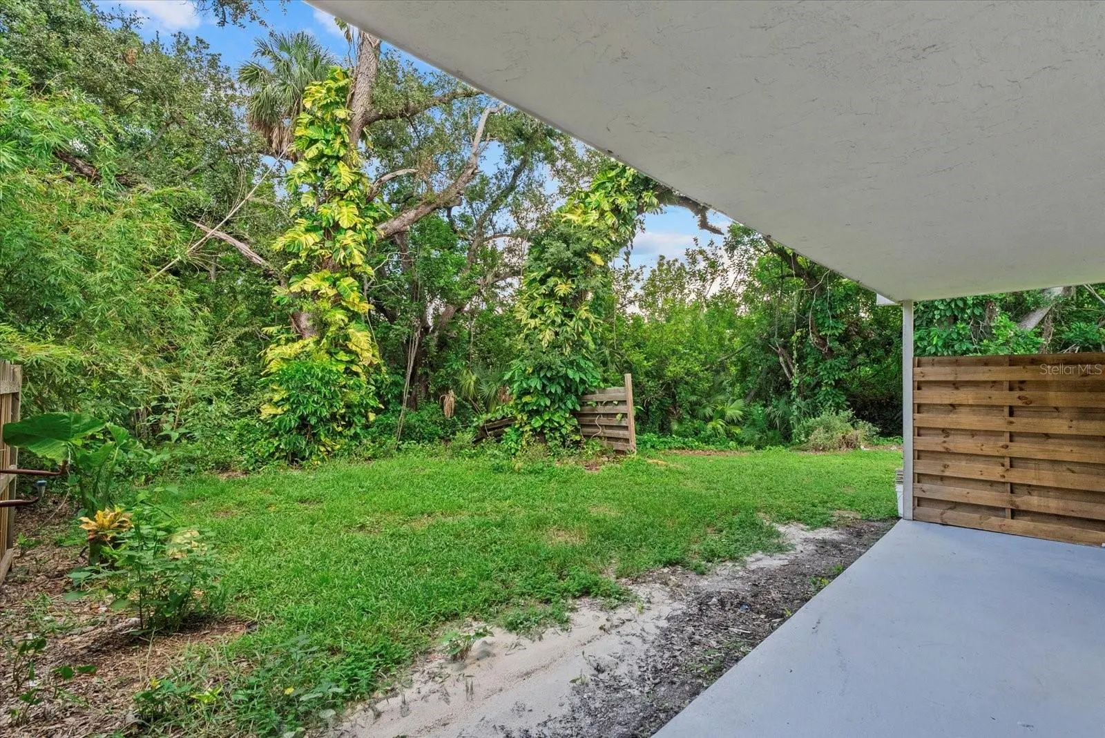 1125 LONGFELLOW WAY