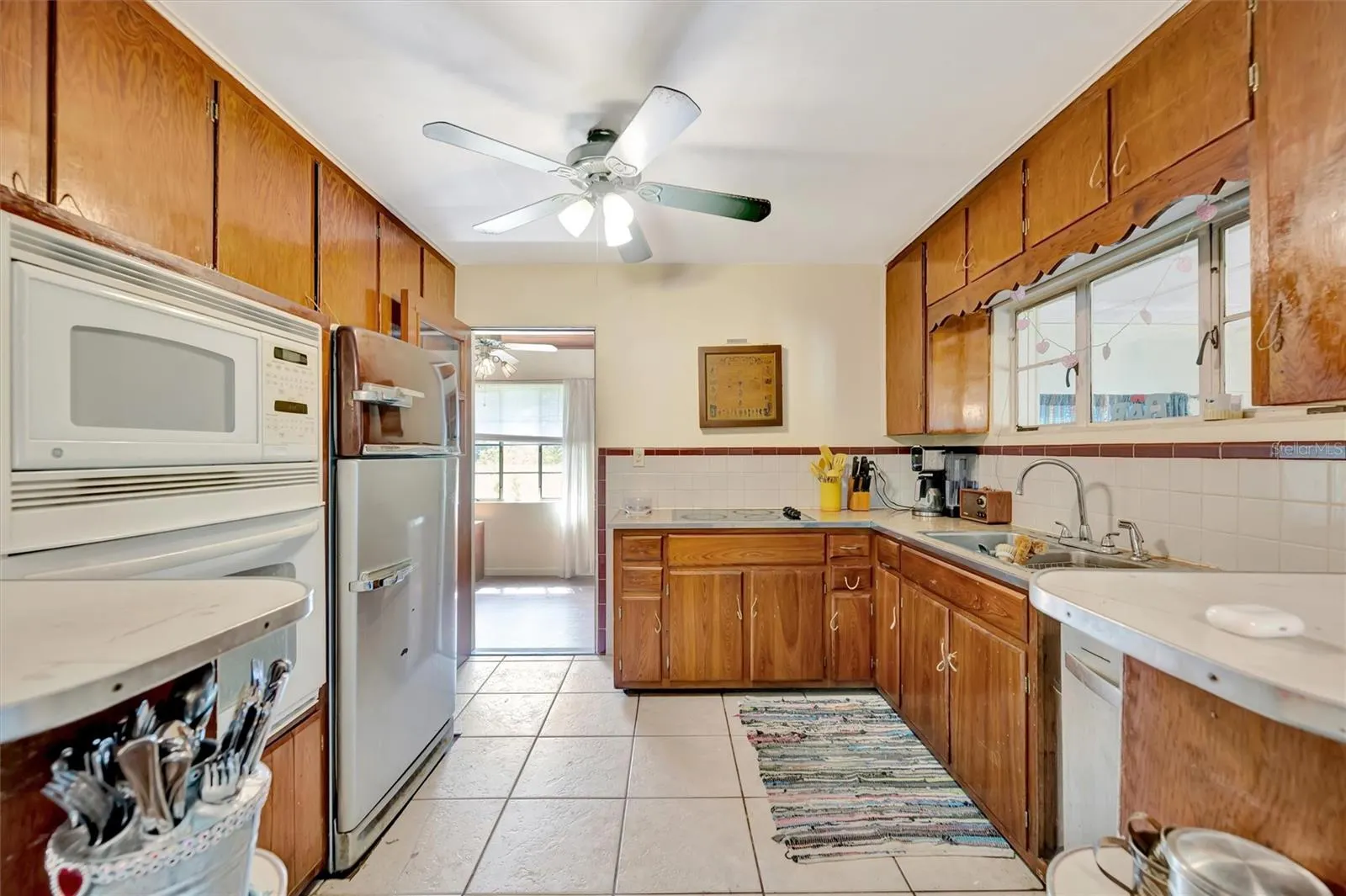 1622 18TH AVE W