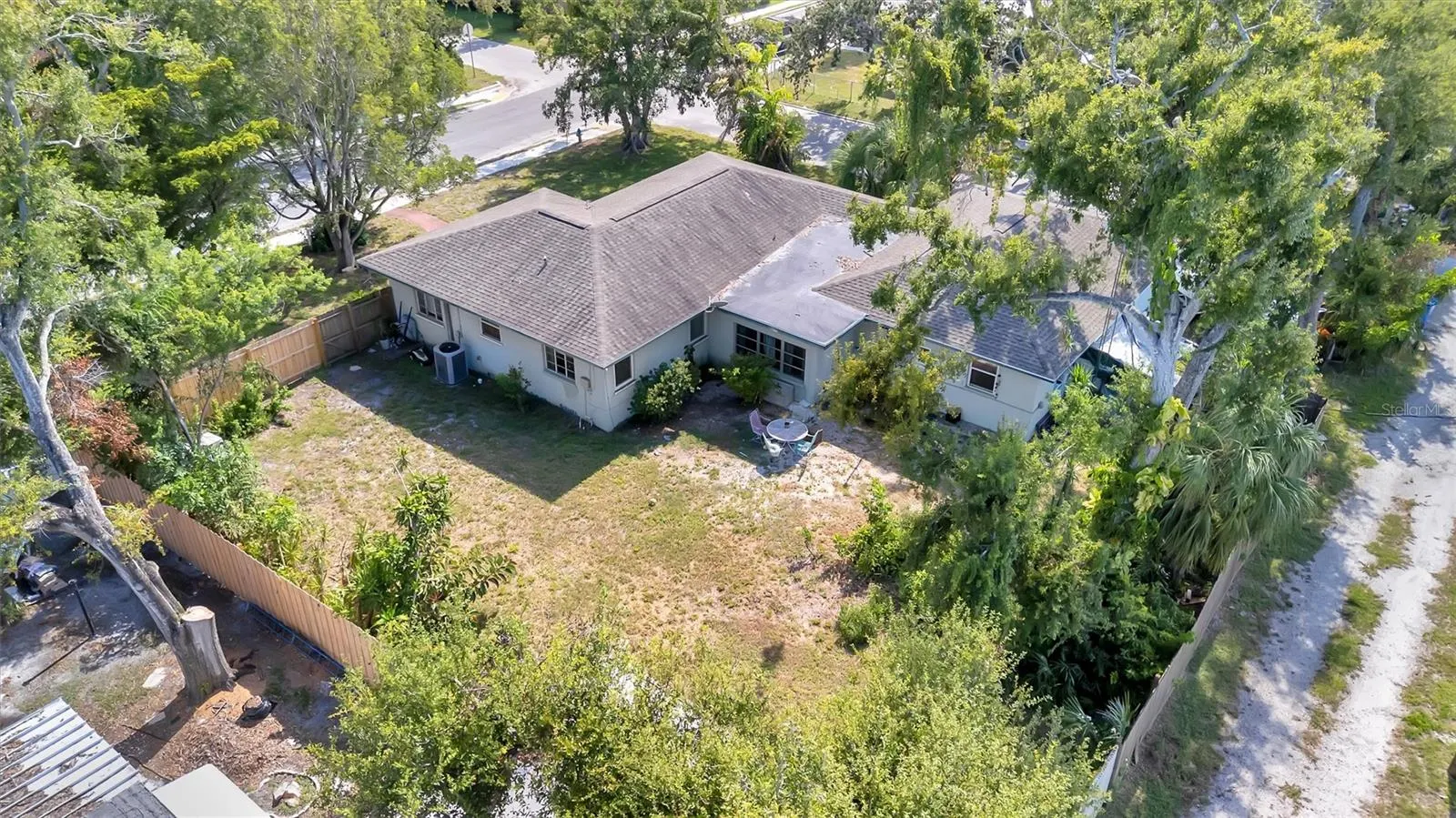 1622 18TH AVE W