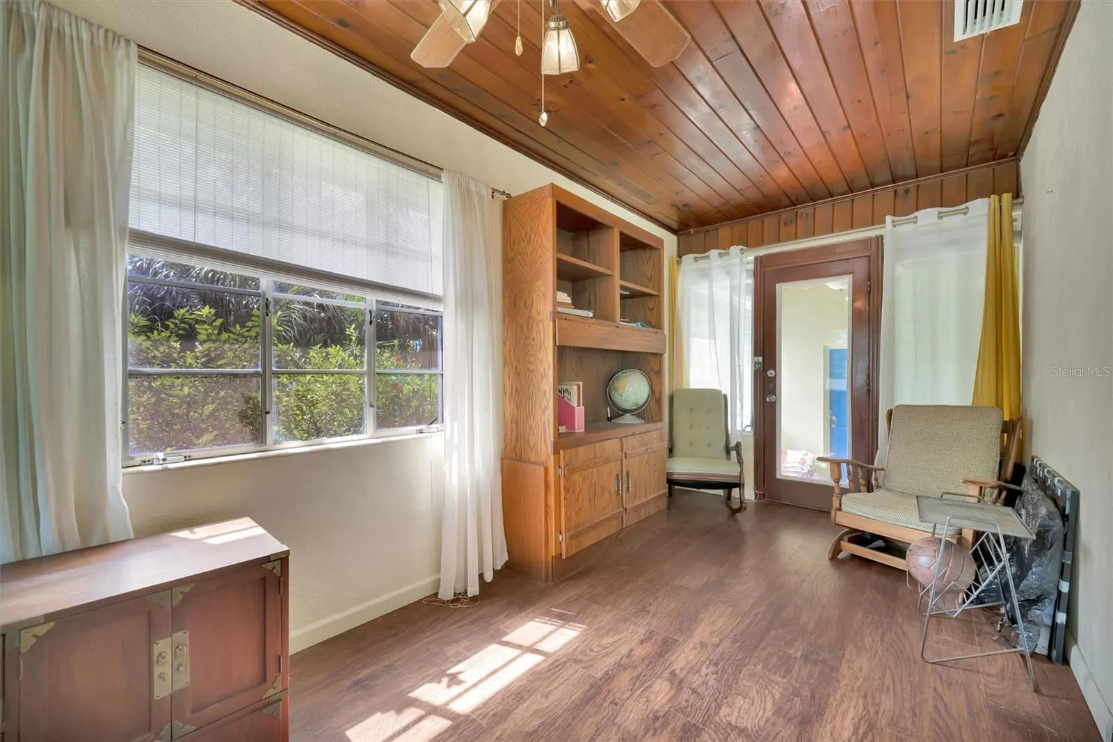 1622 18TH AVE W