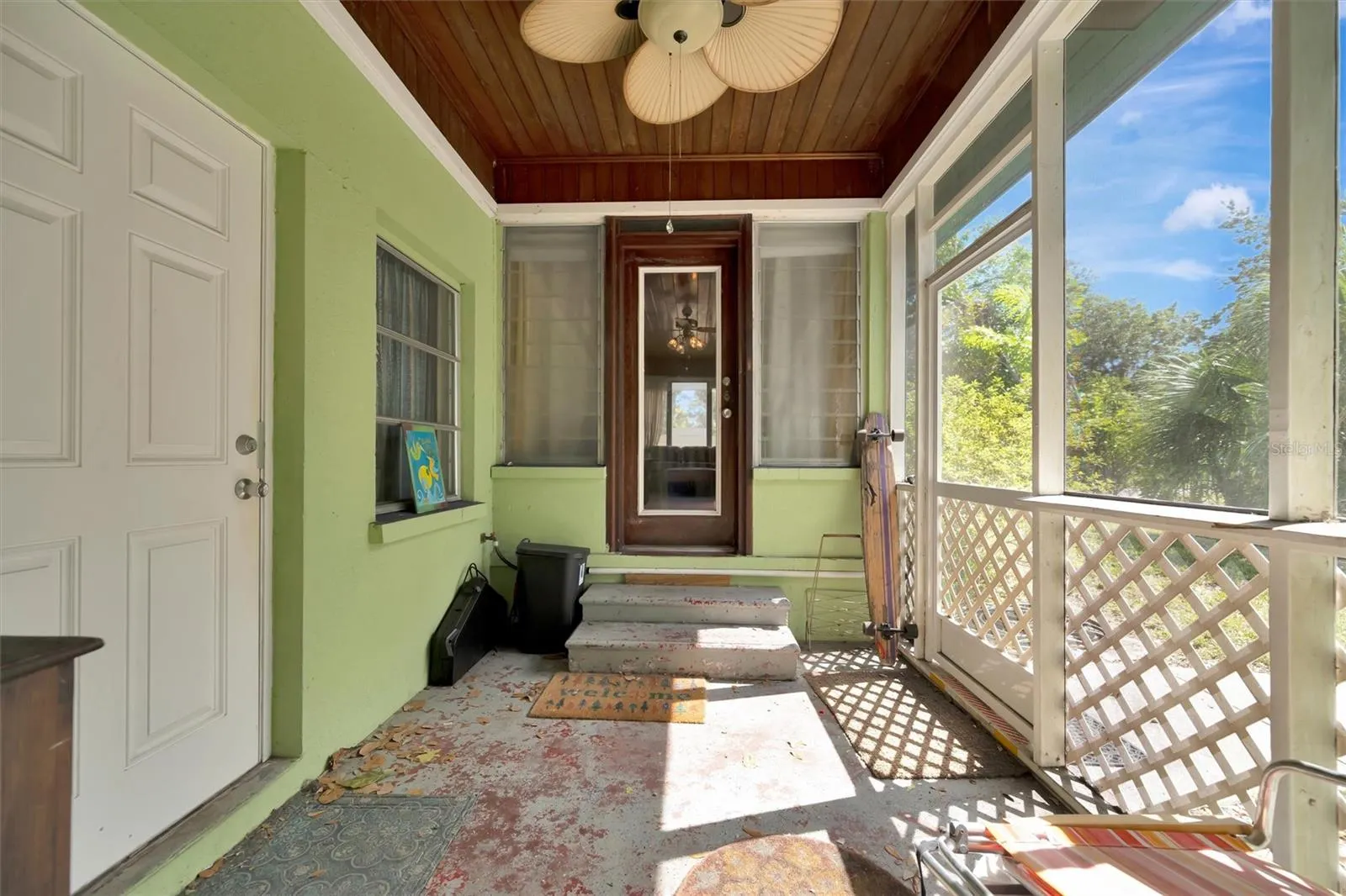 1622 18TH AVE W