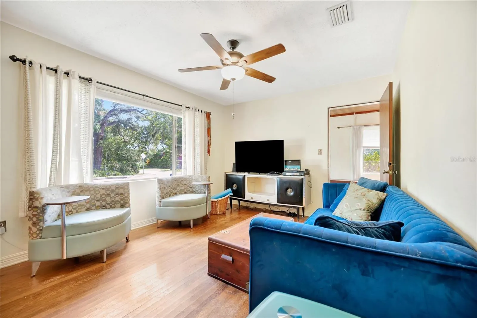 1622 18TH AVE W