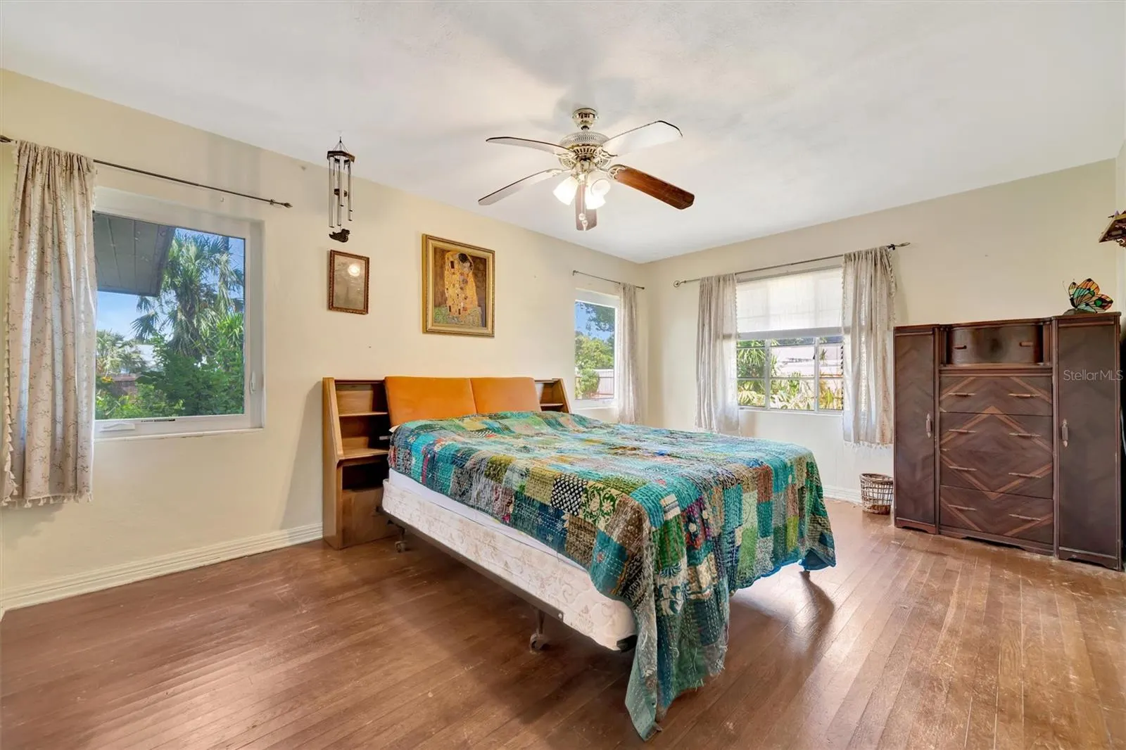 1622 18TH AVE W
