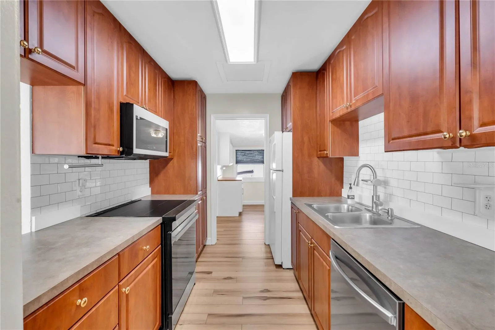 3111 BAYSHORE GARDENS PKWY