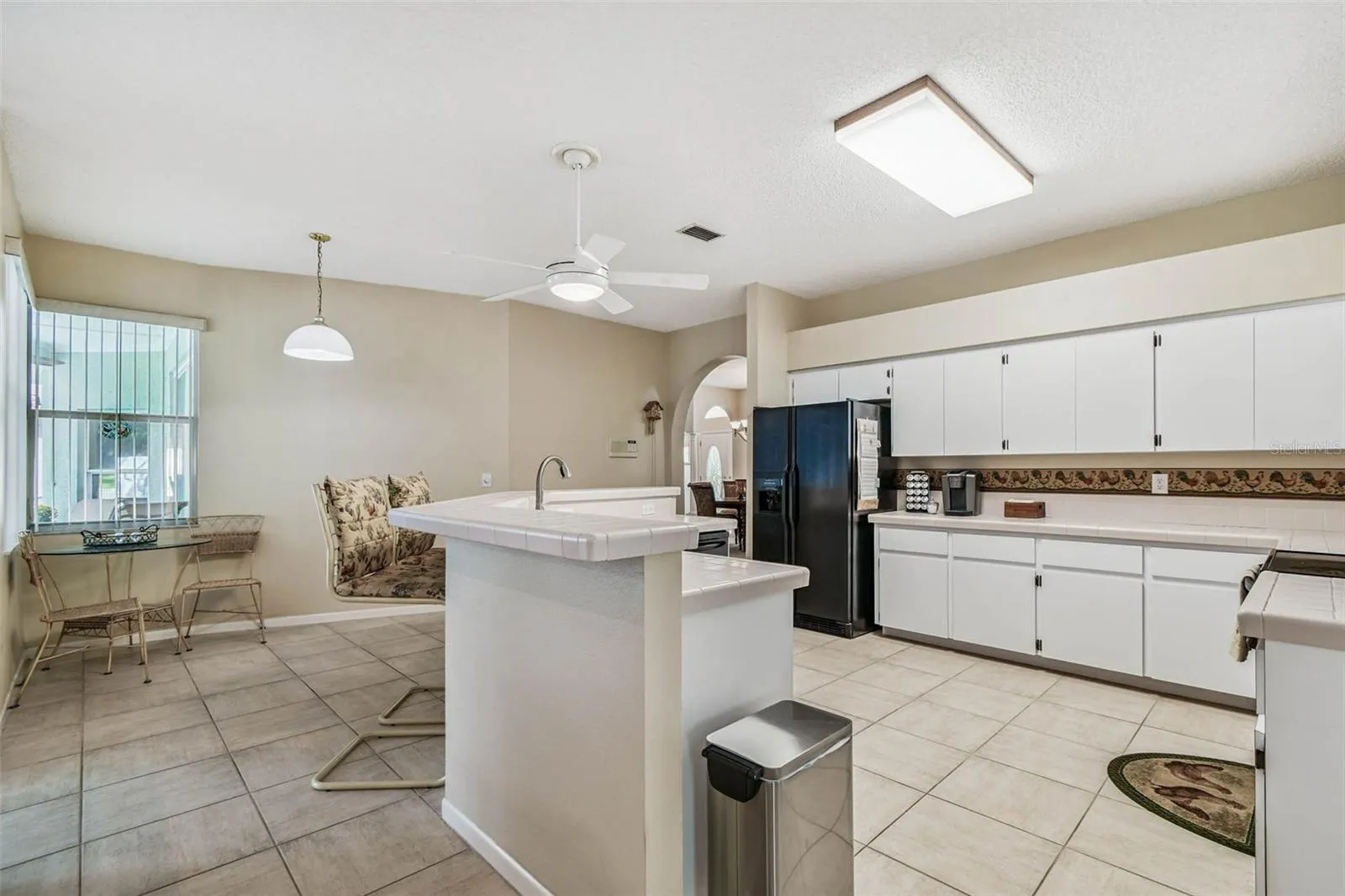 11230 BLOOMINGTON DR