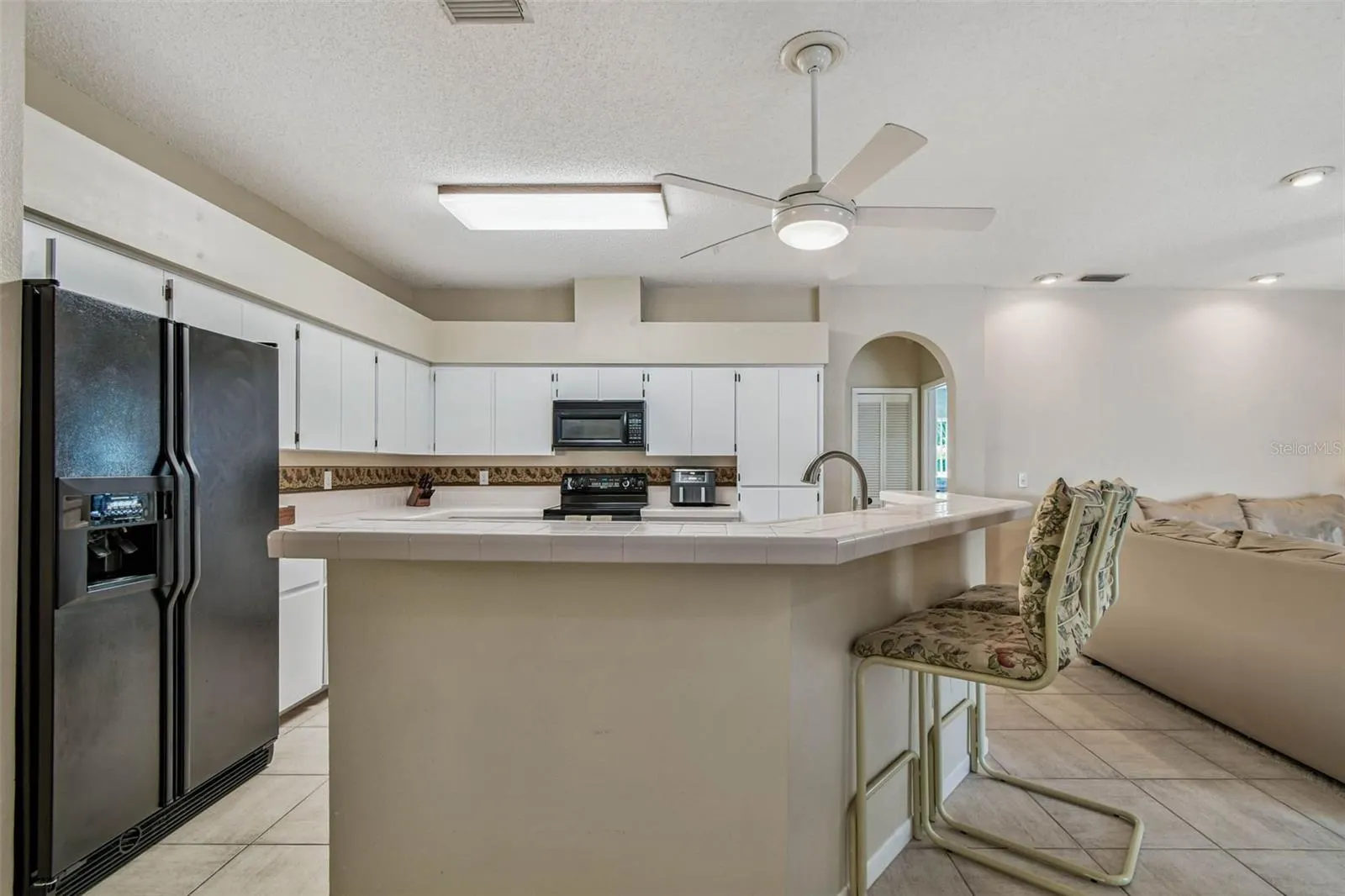 11230 BLOOMINGTON DR