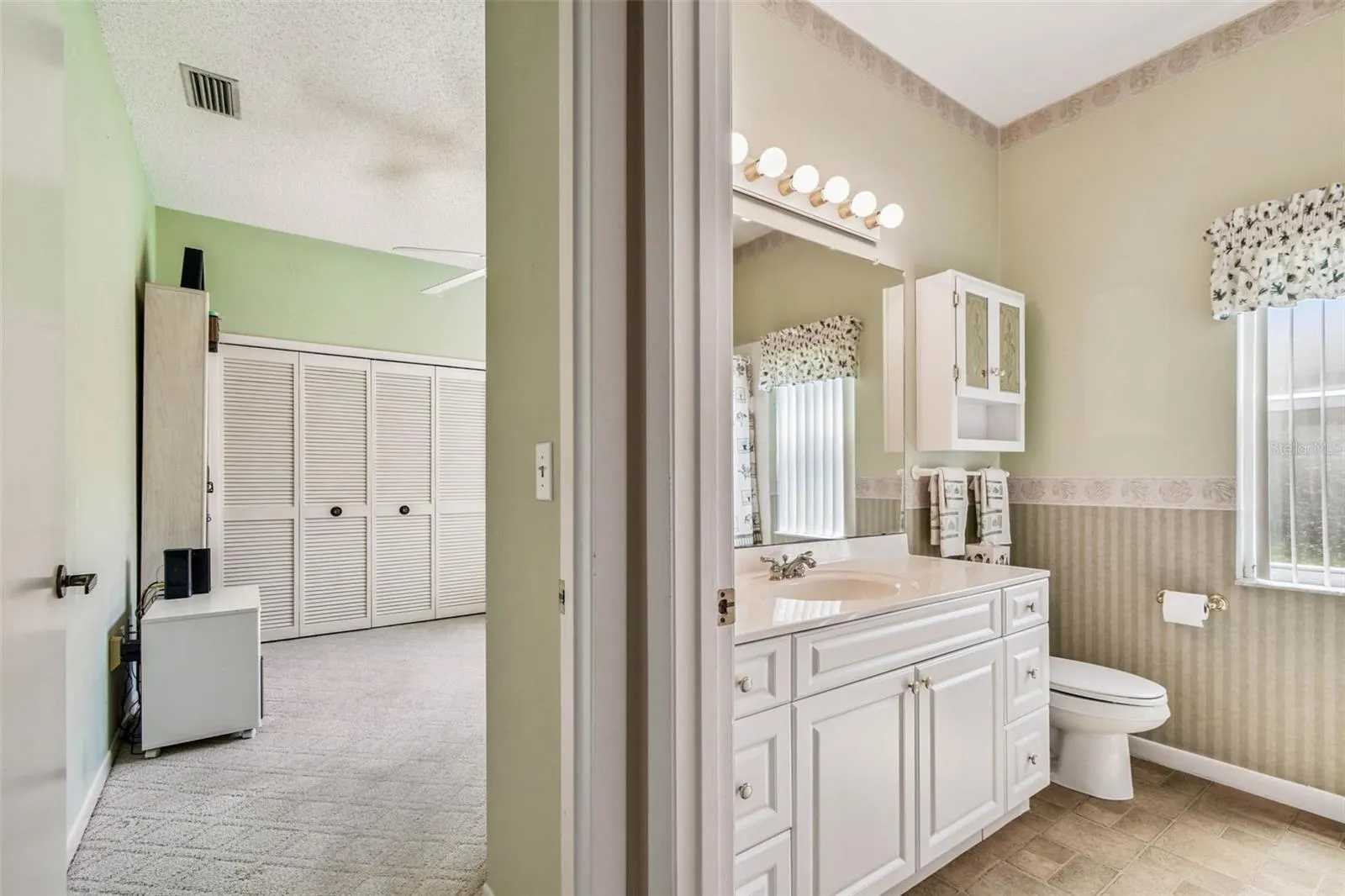 11230 BLOOMINGTON DR