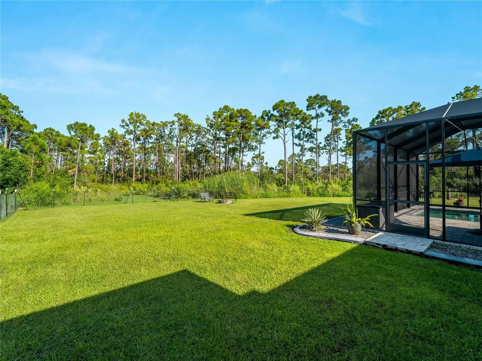 9016 FALCON CT