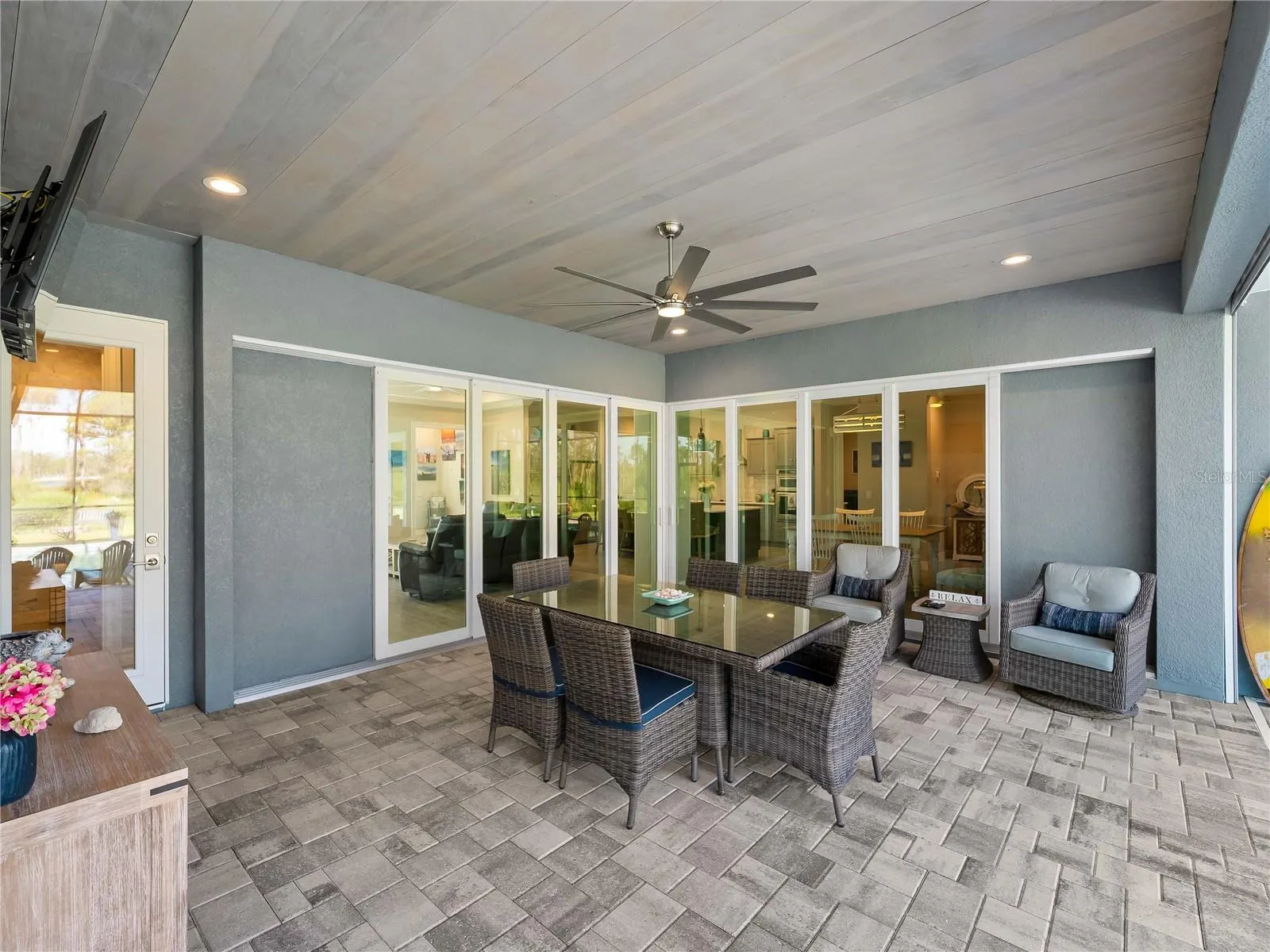 9016 FALCON CT