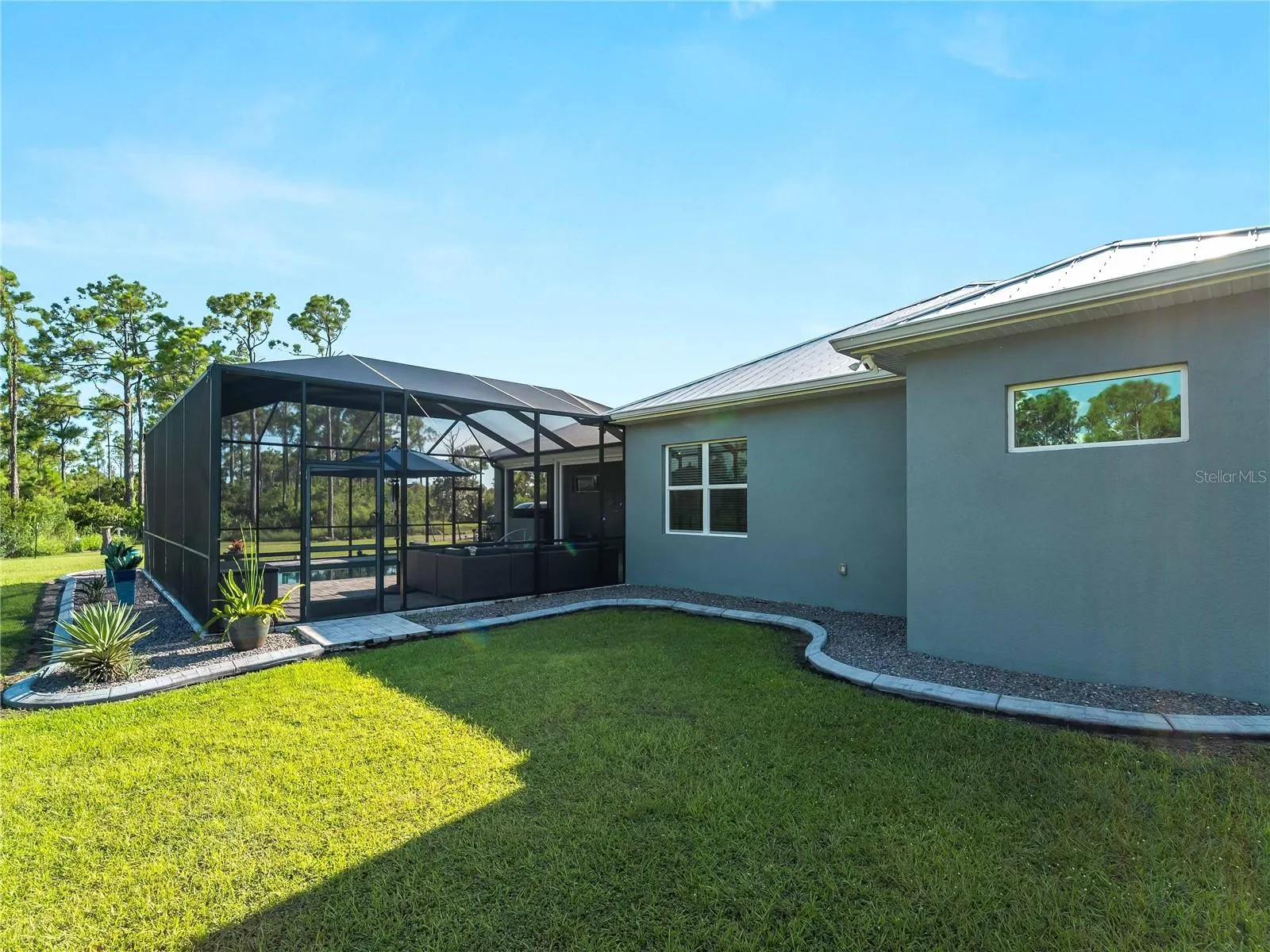 9016 FALCON CT