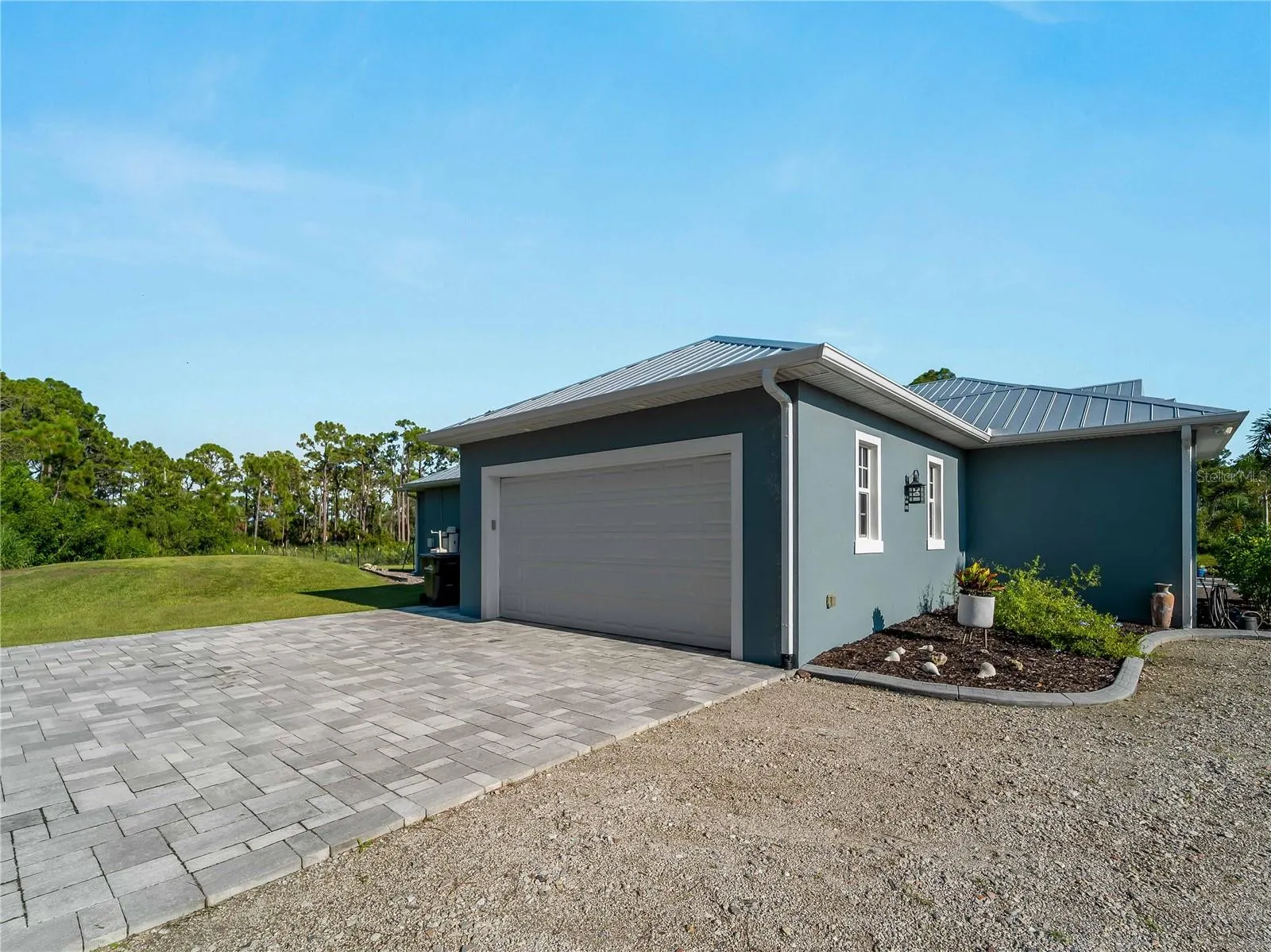 9016 FALCON CT