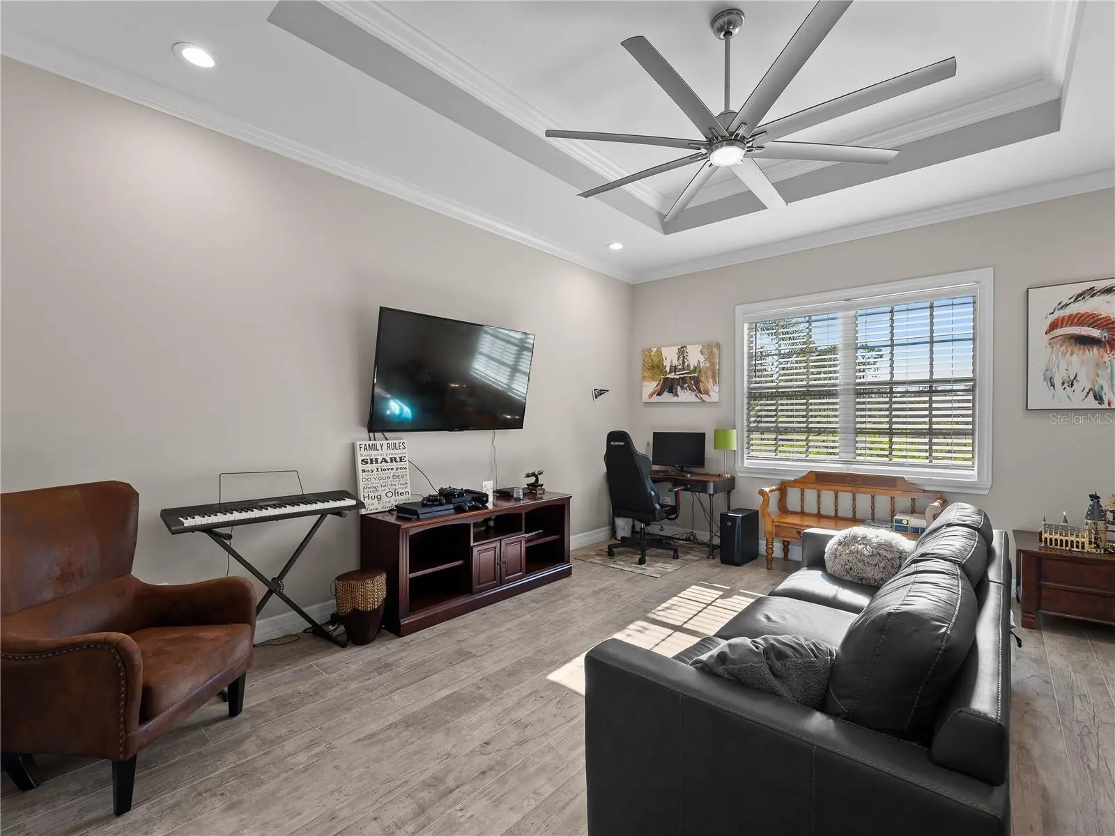 9016 FALCON CT