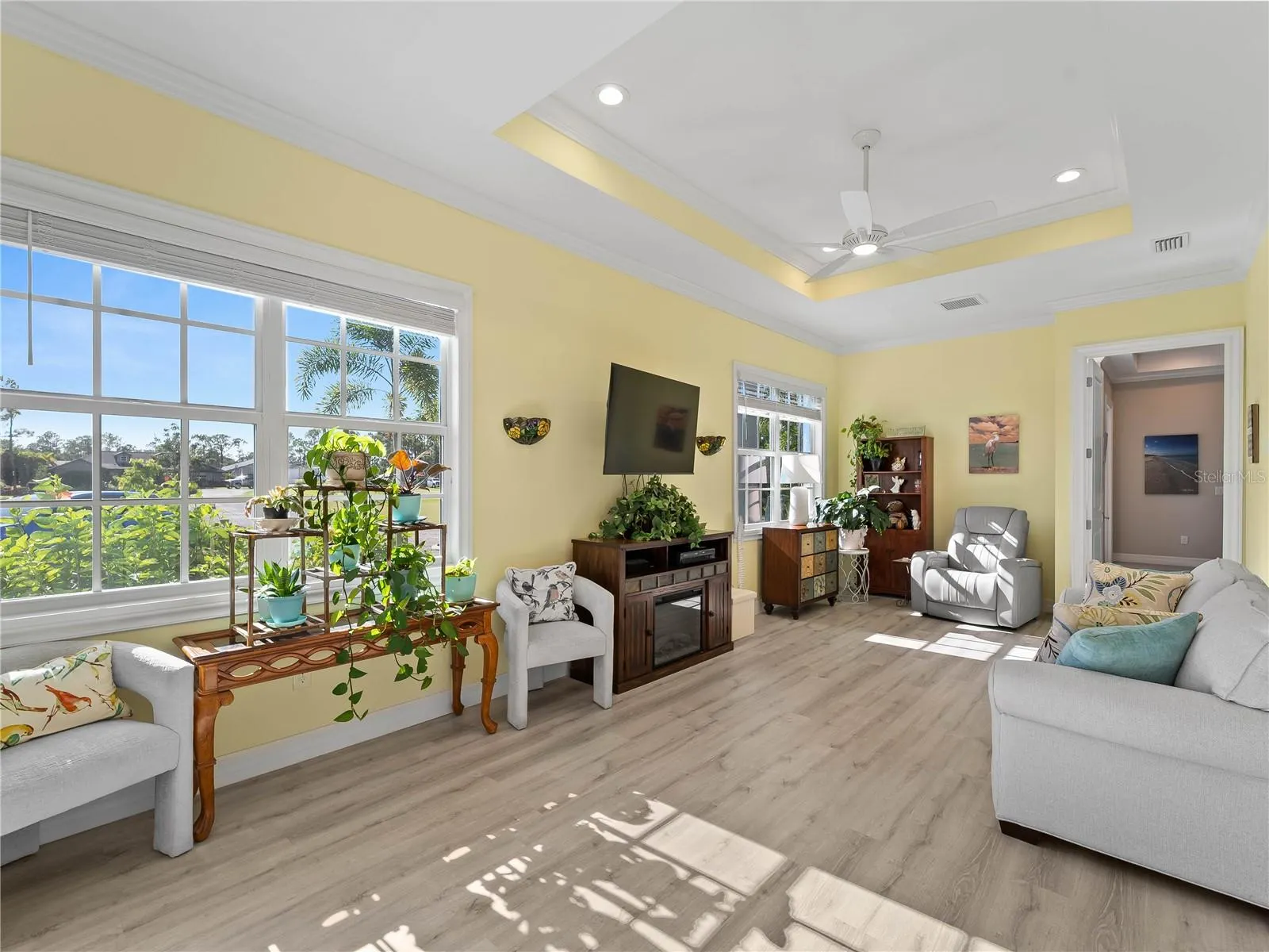 9016 FALCON CT