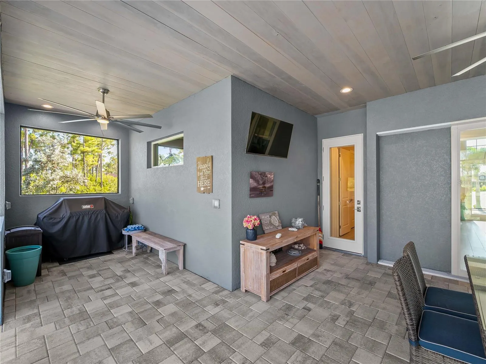 9016 FALCON CT