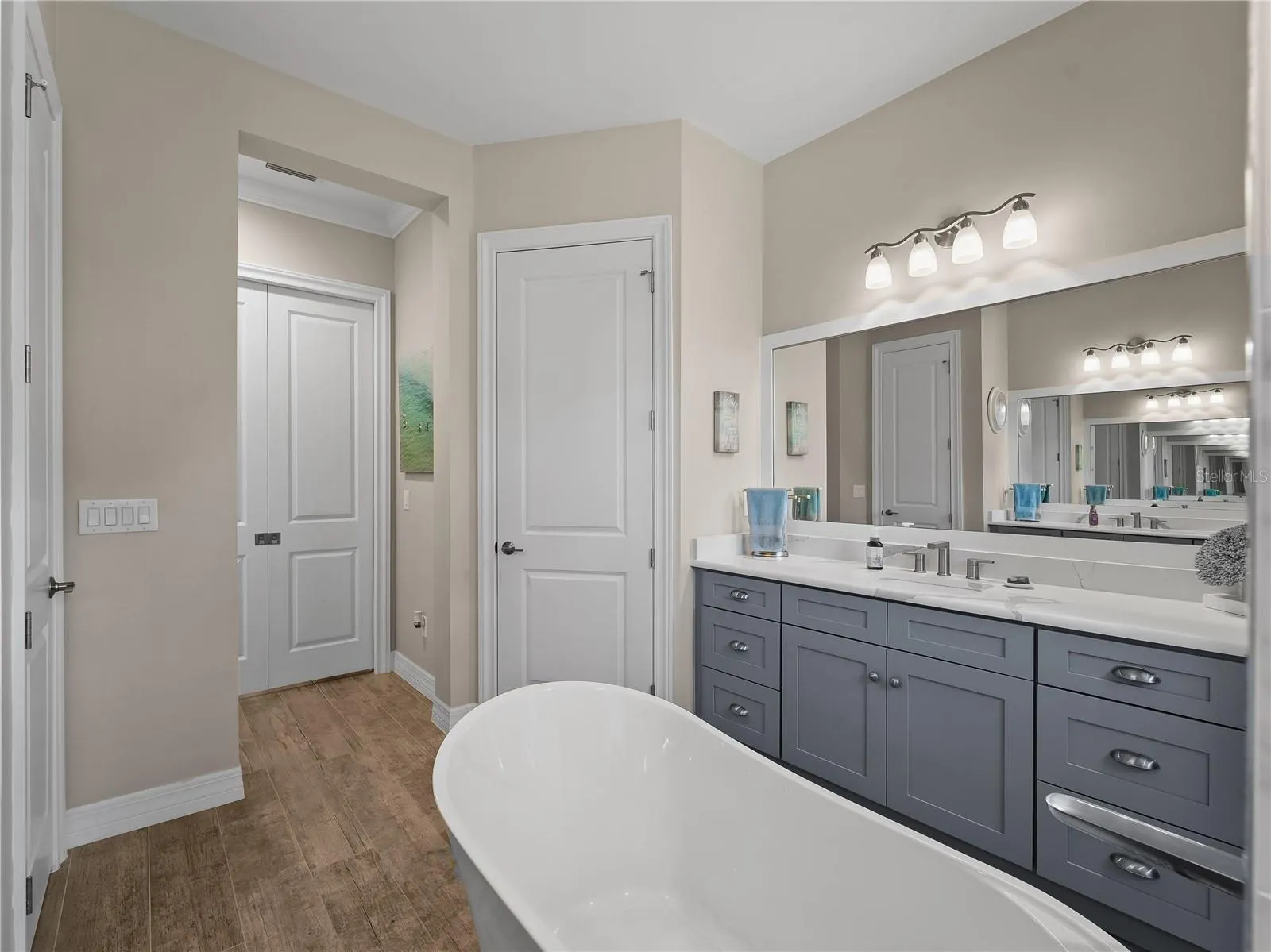 9016 FALCON CT