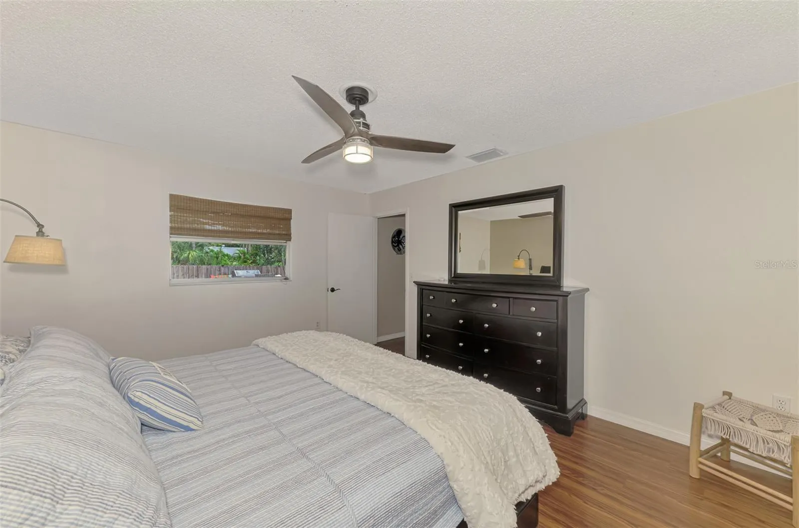 1712 SHELL DR