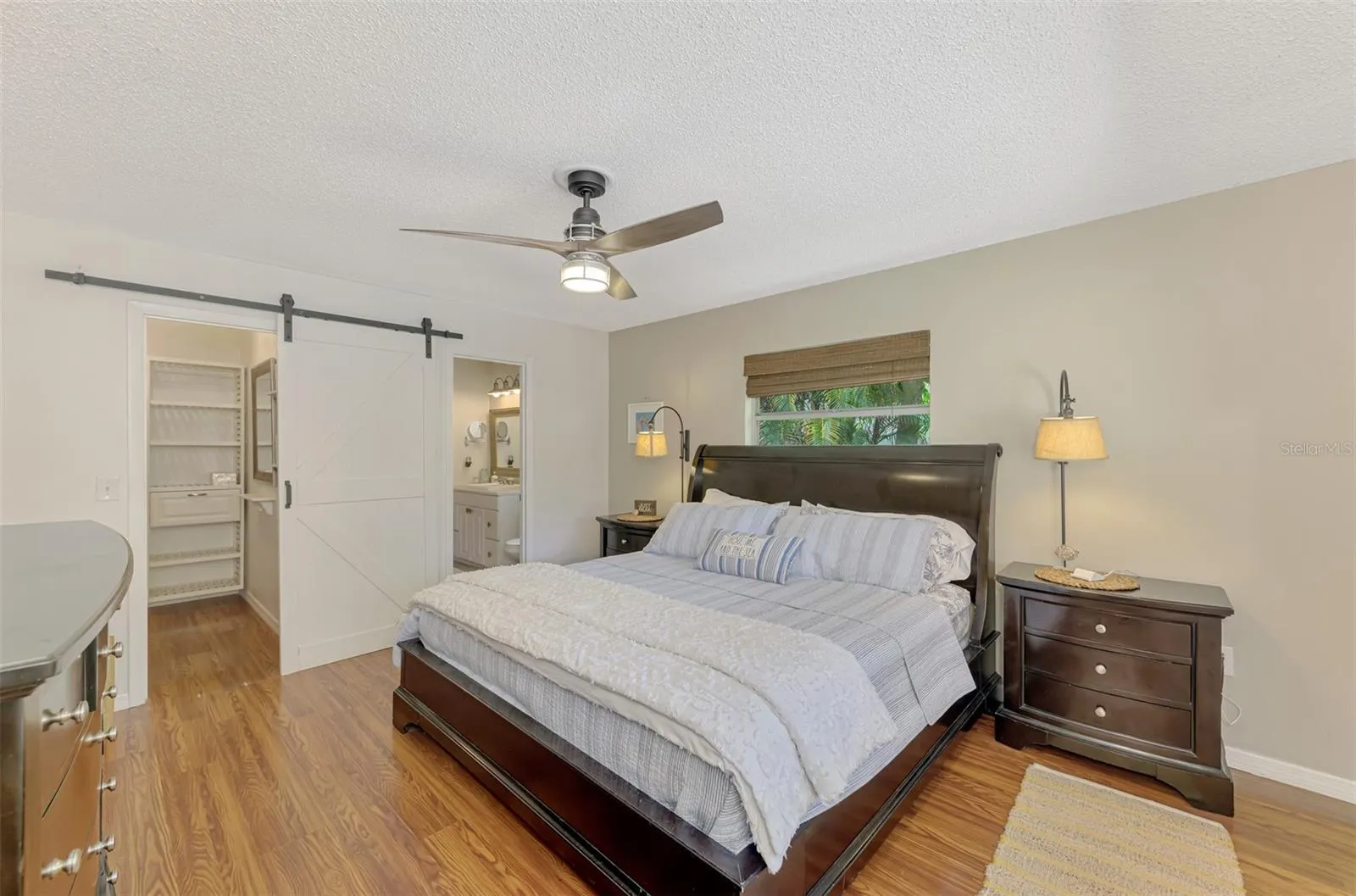 1712 SHELL DR