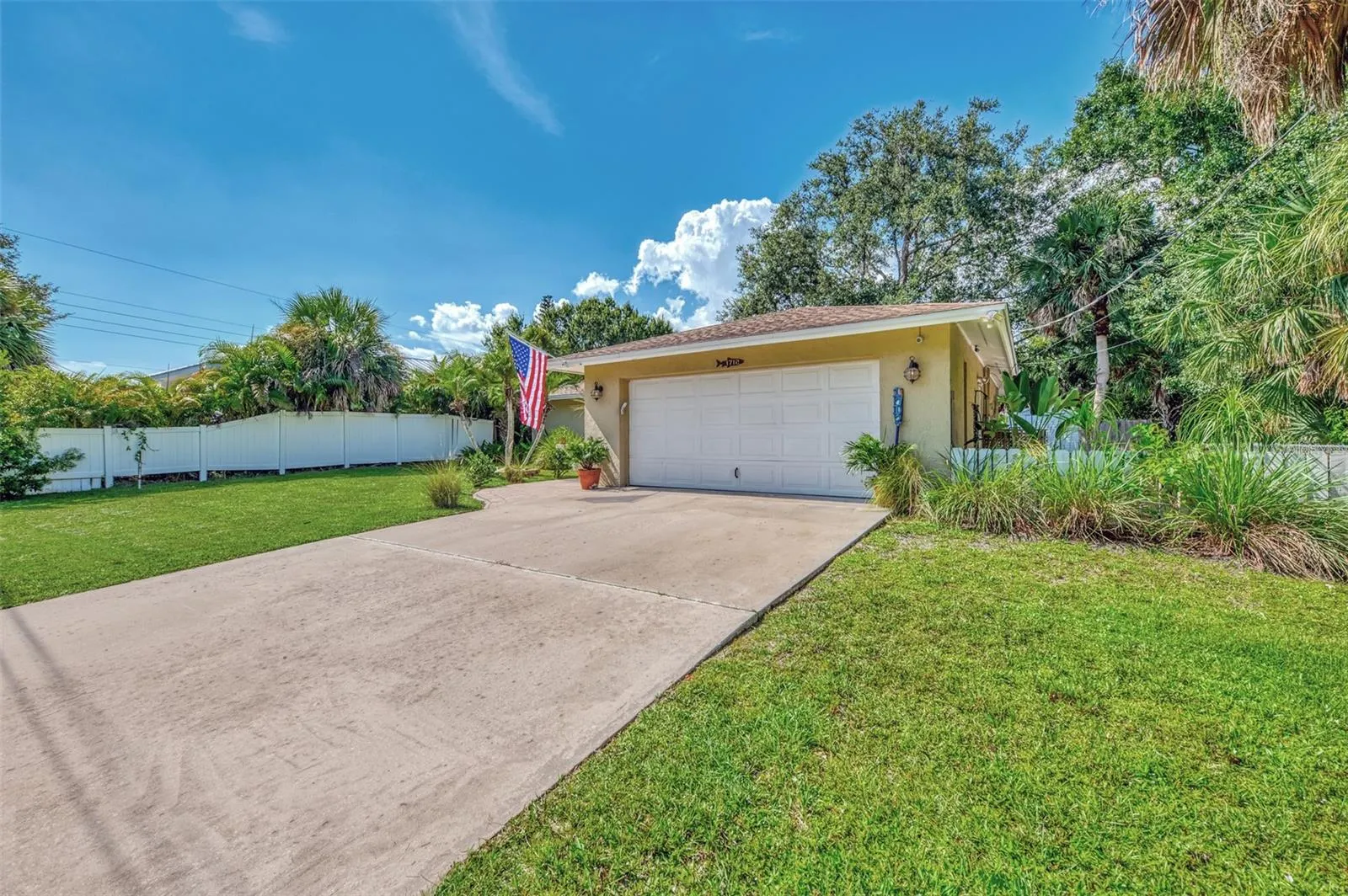 1712 SHELL DR