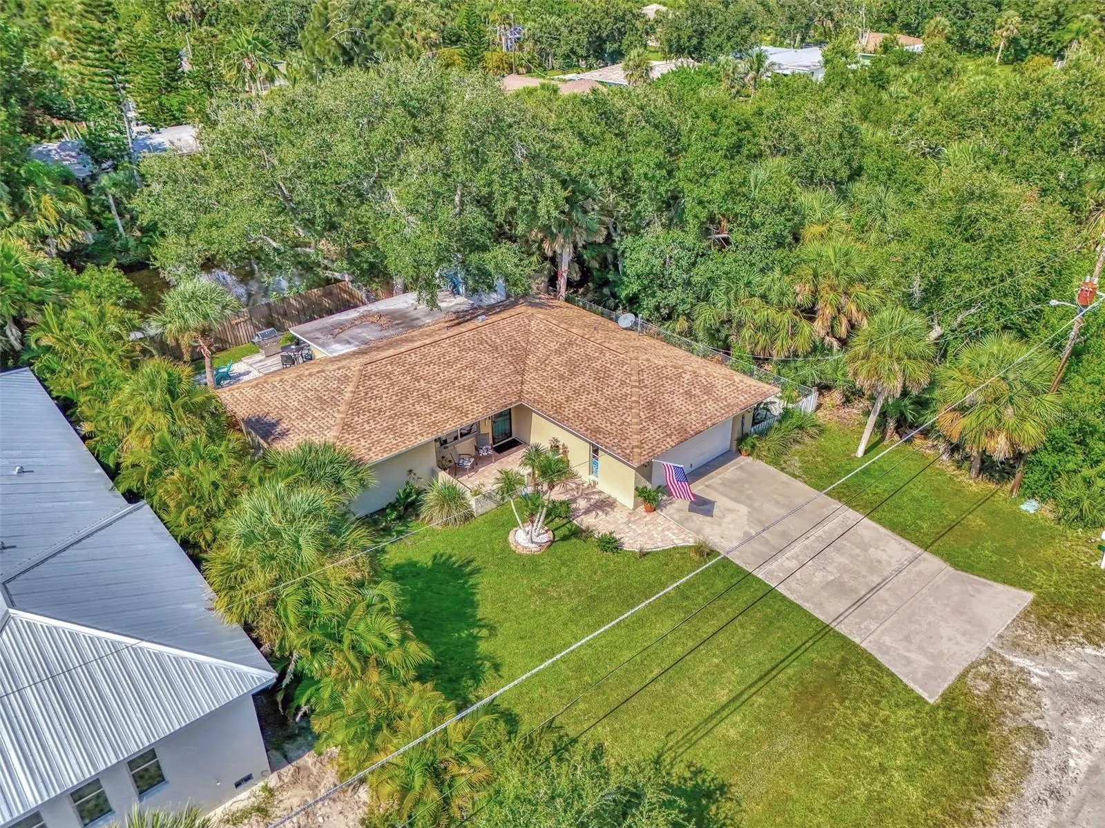 1712 SHELL DR