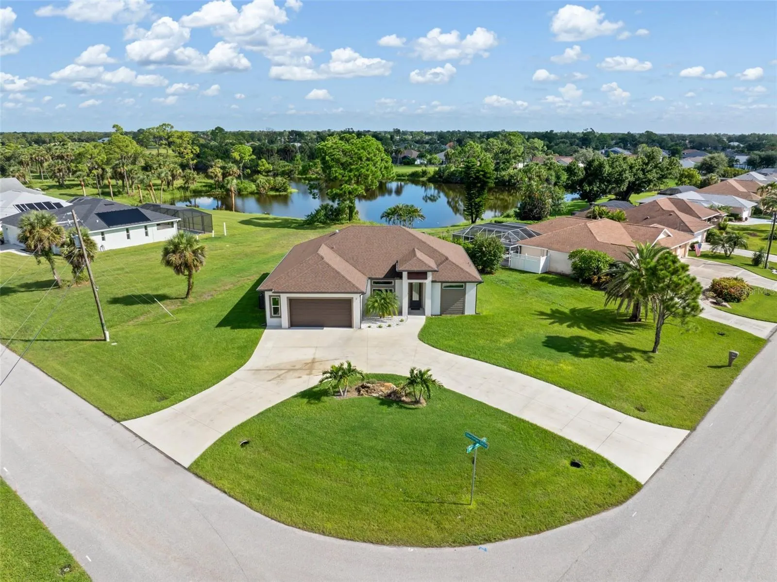 2 SPORTSMAN CIR