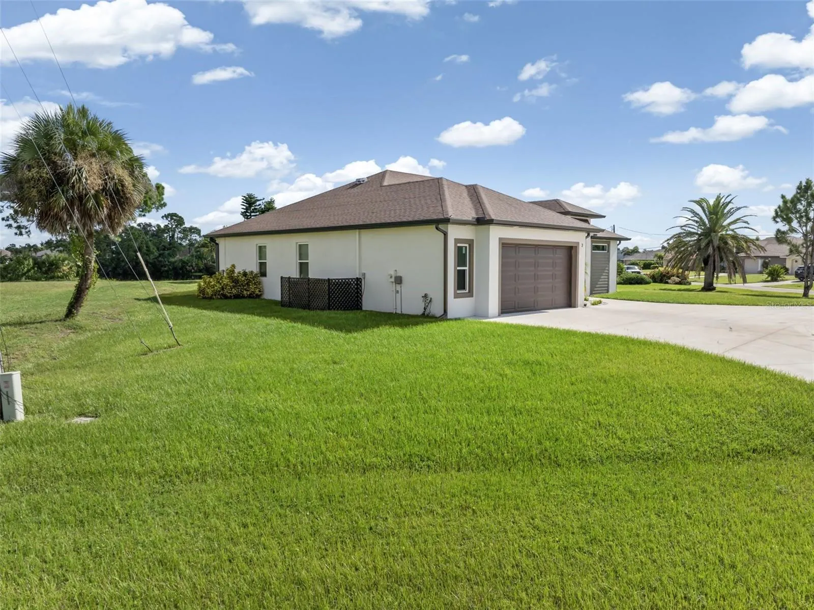 2 SPORTSMAN CIR