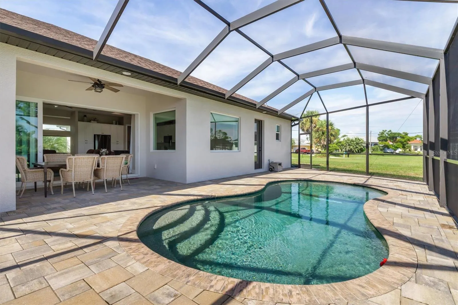 2 SPORTSMAN CIR
