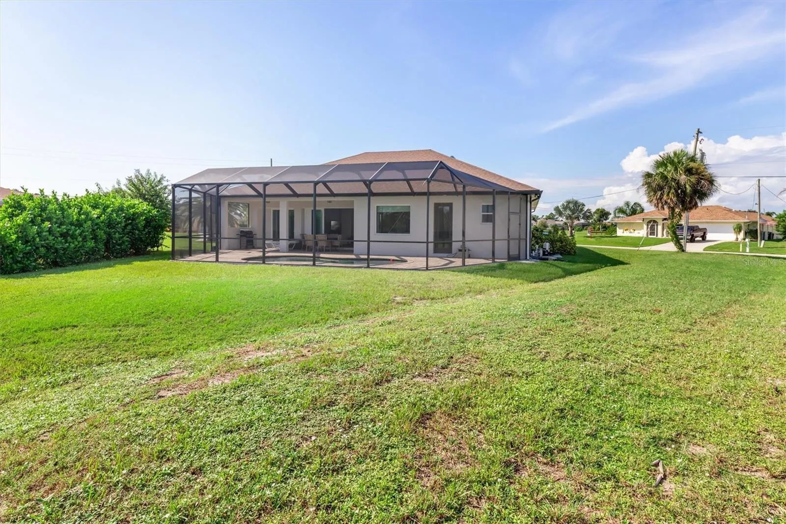 2 SPORTSMAN CIR