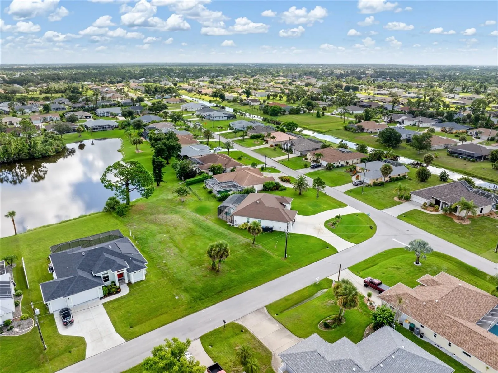 2 SPORTSMAN CIR