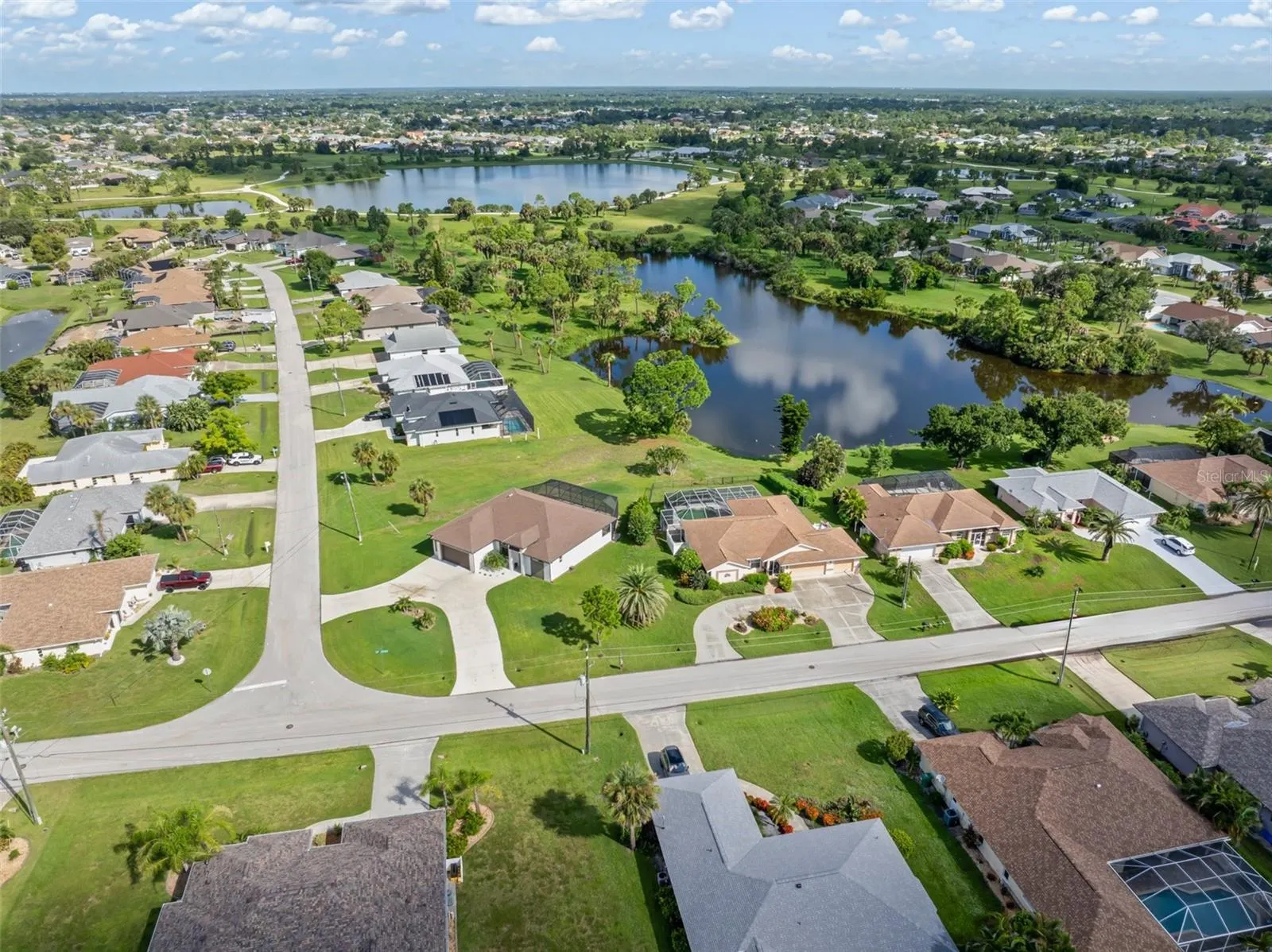 2 SPORTSMAN CIR
