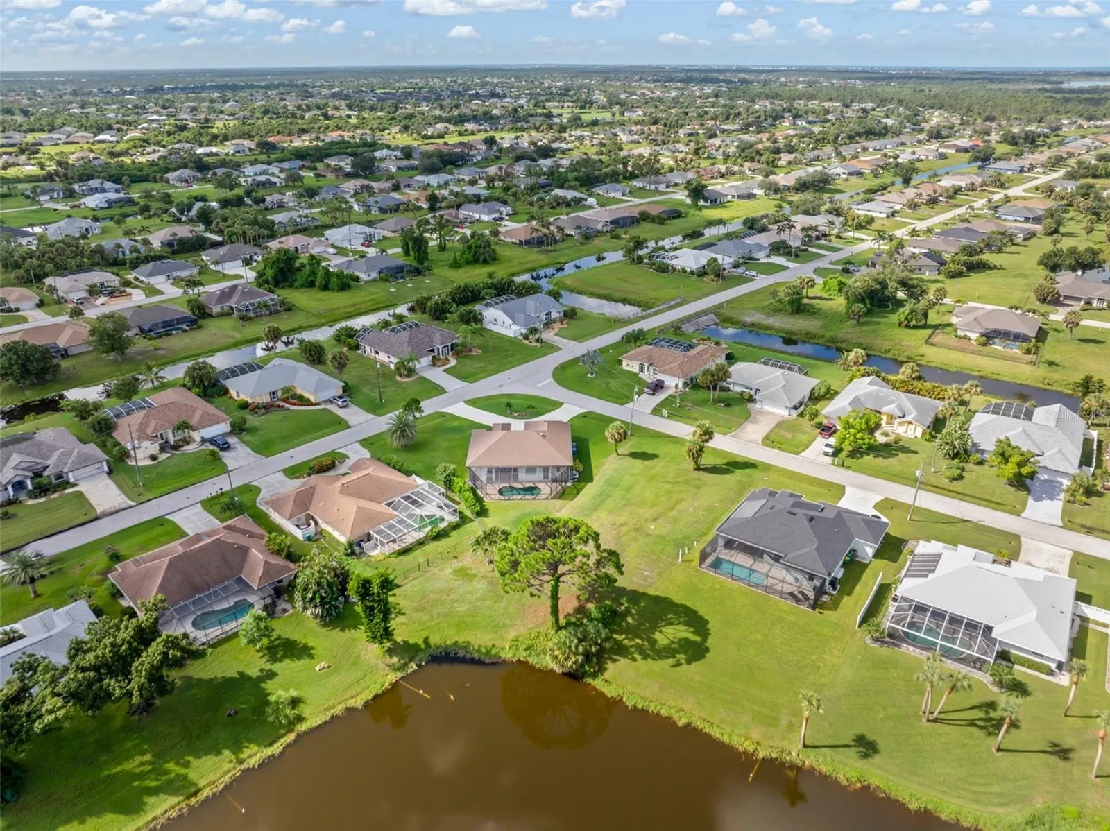 2 SPORTSMAN CIR