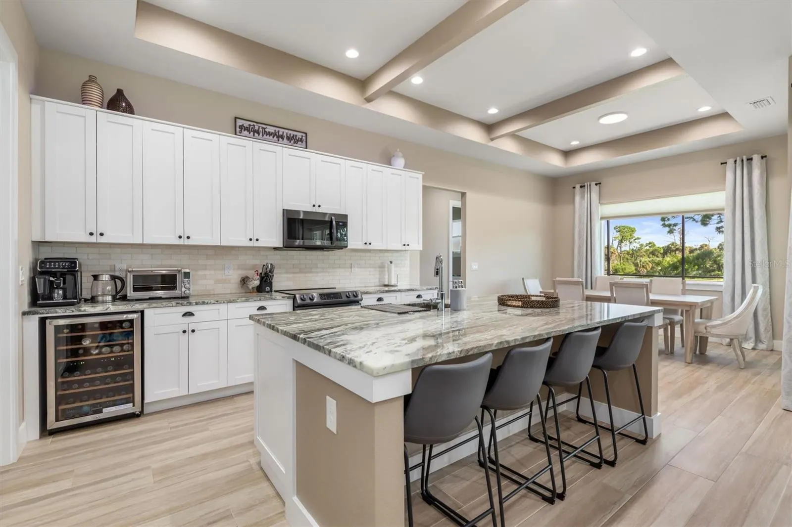 2 SPORTSMAN CIR