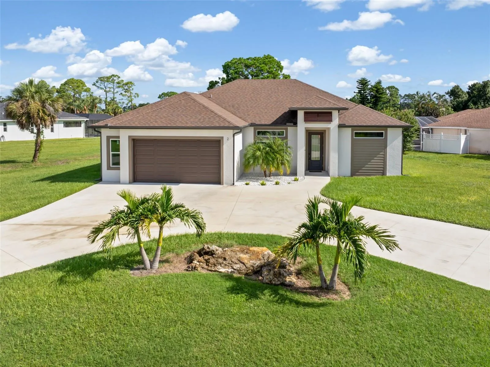 2 SPORTSMAN CIR