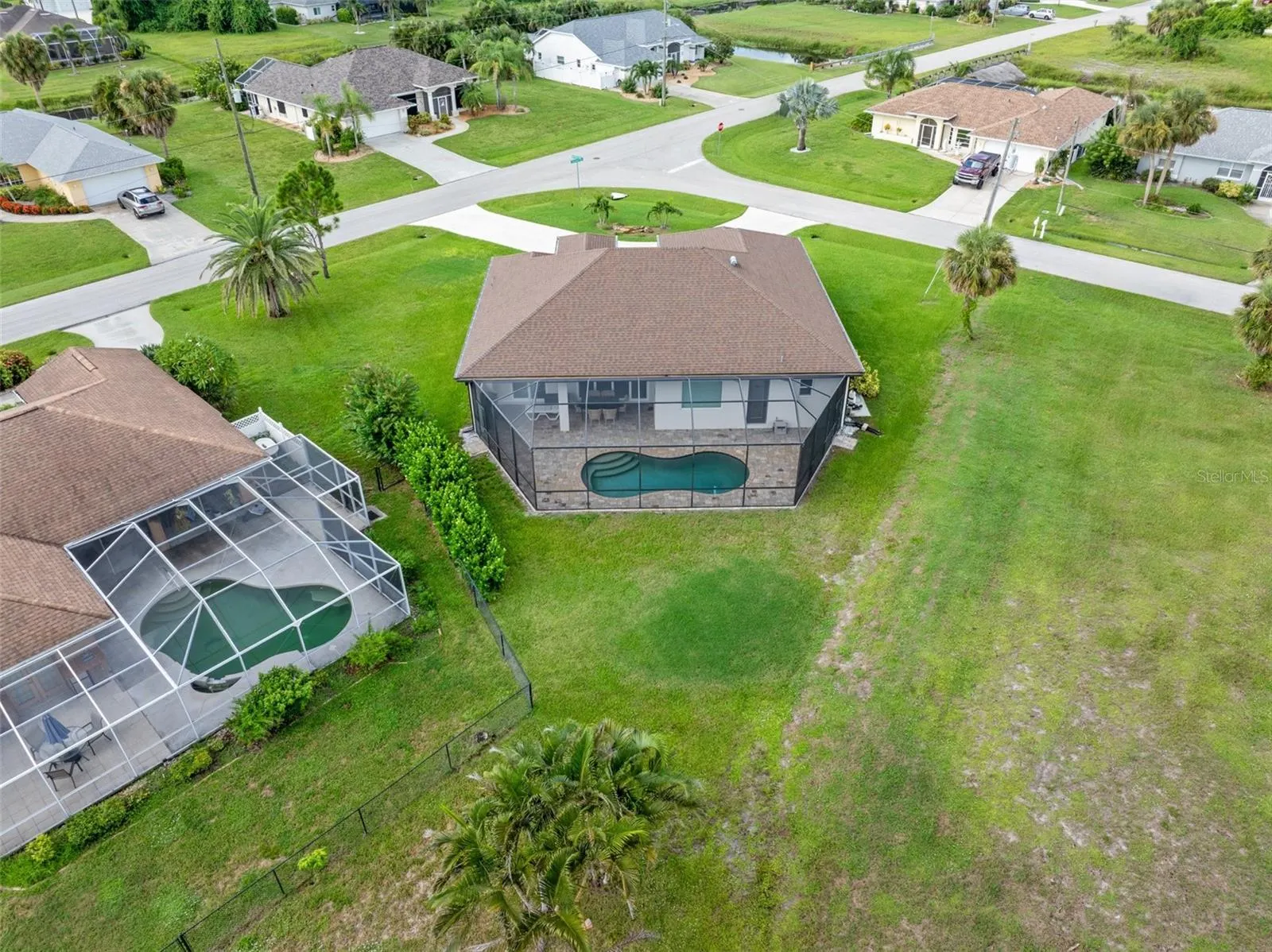 2 SPORTSMAN CIR