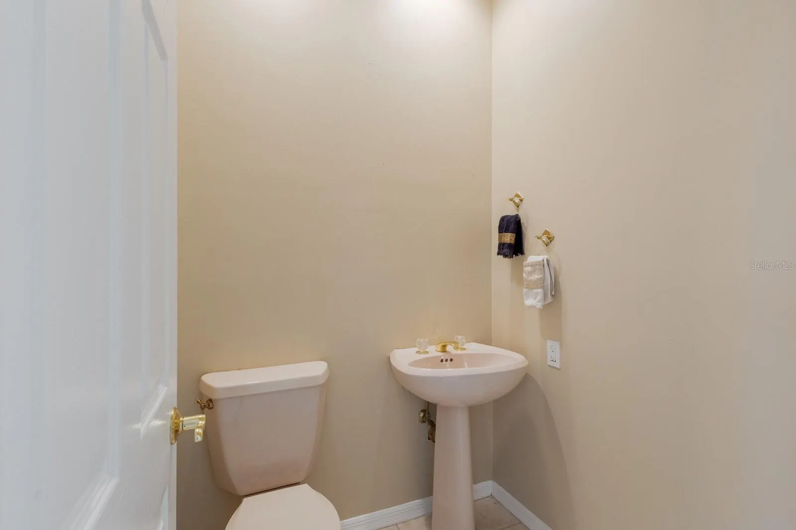 3226 DICK WILSON DR