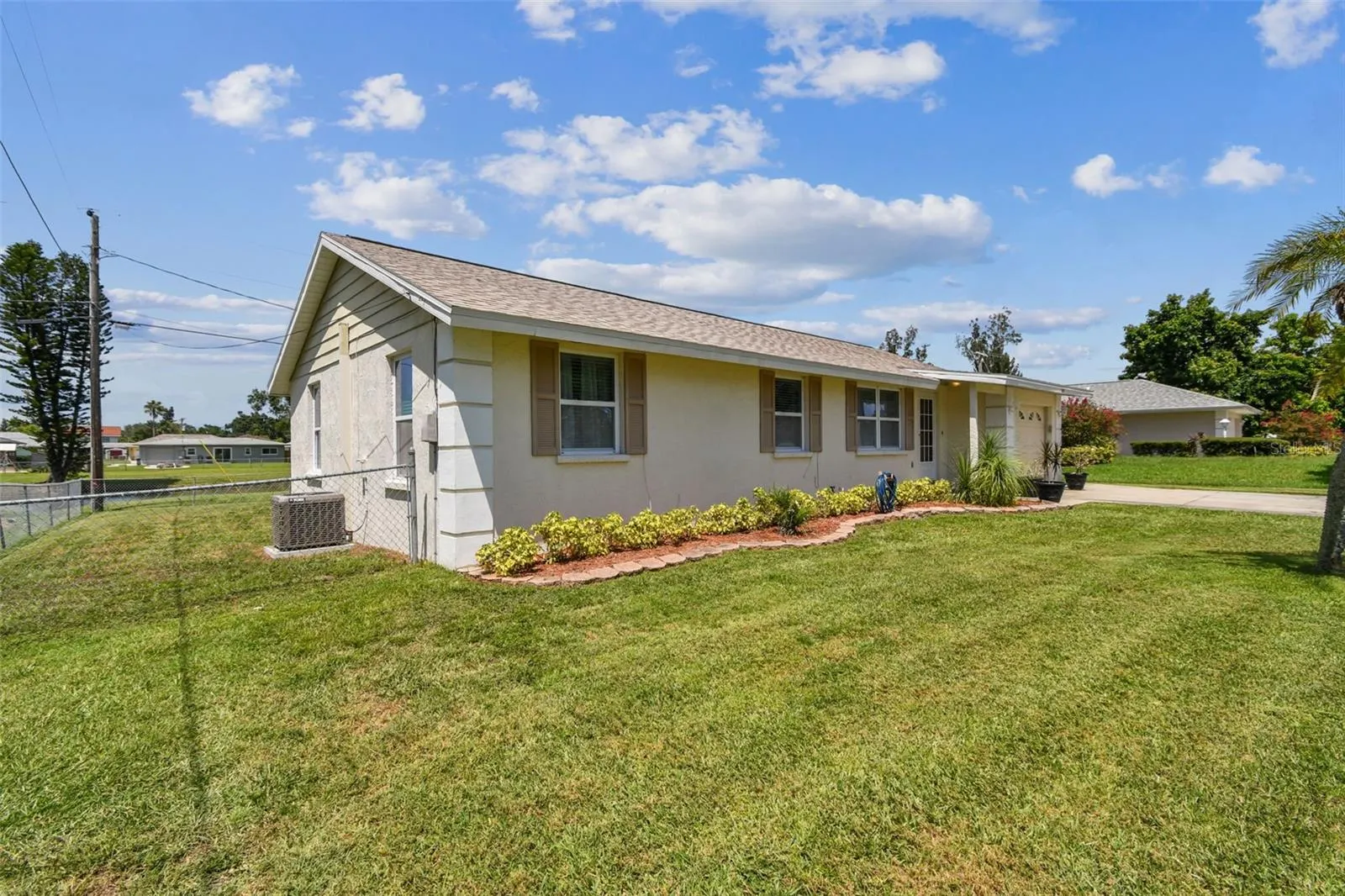 324 43RD STREET BLVD W